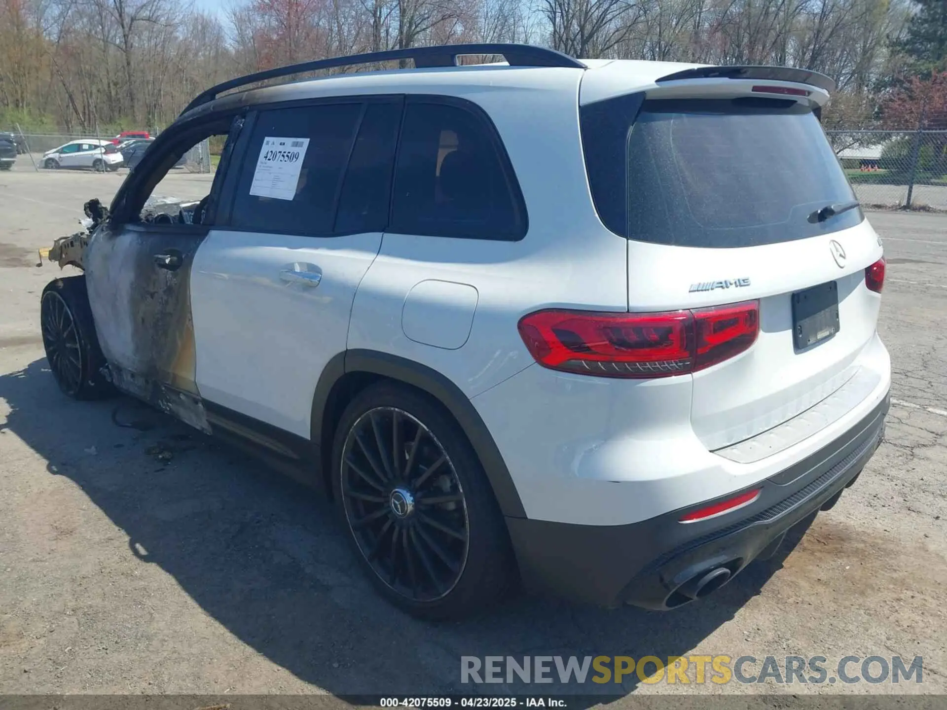 3 Photograph of a damaged car W1N4M5BB1NW172956 MERCEDES-BENZ AMG GLB 35 2022