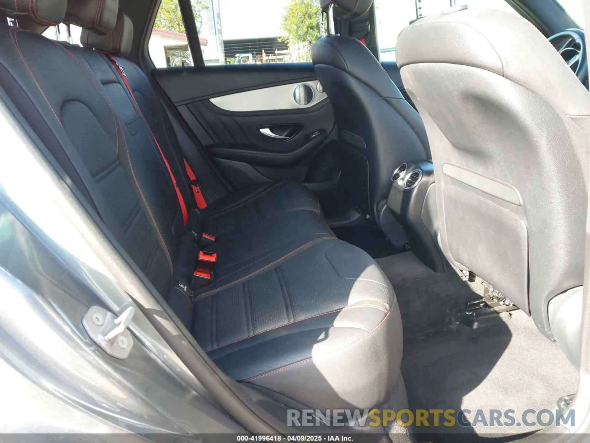 8 Photograph of a damaged car WDC0G6EB3KF523256 MERCEDES-BENZ AMG GLC 43 2019