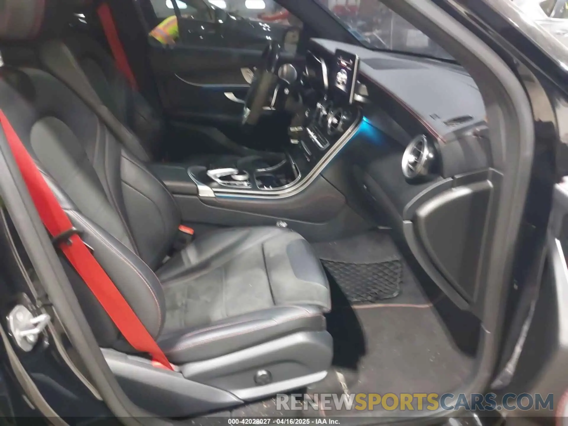 5 Photograph of a damaged car WDC0G6EB6KF588621 MERCEDES-BENZ AMG GLC 43 2019