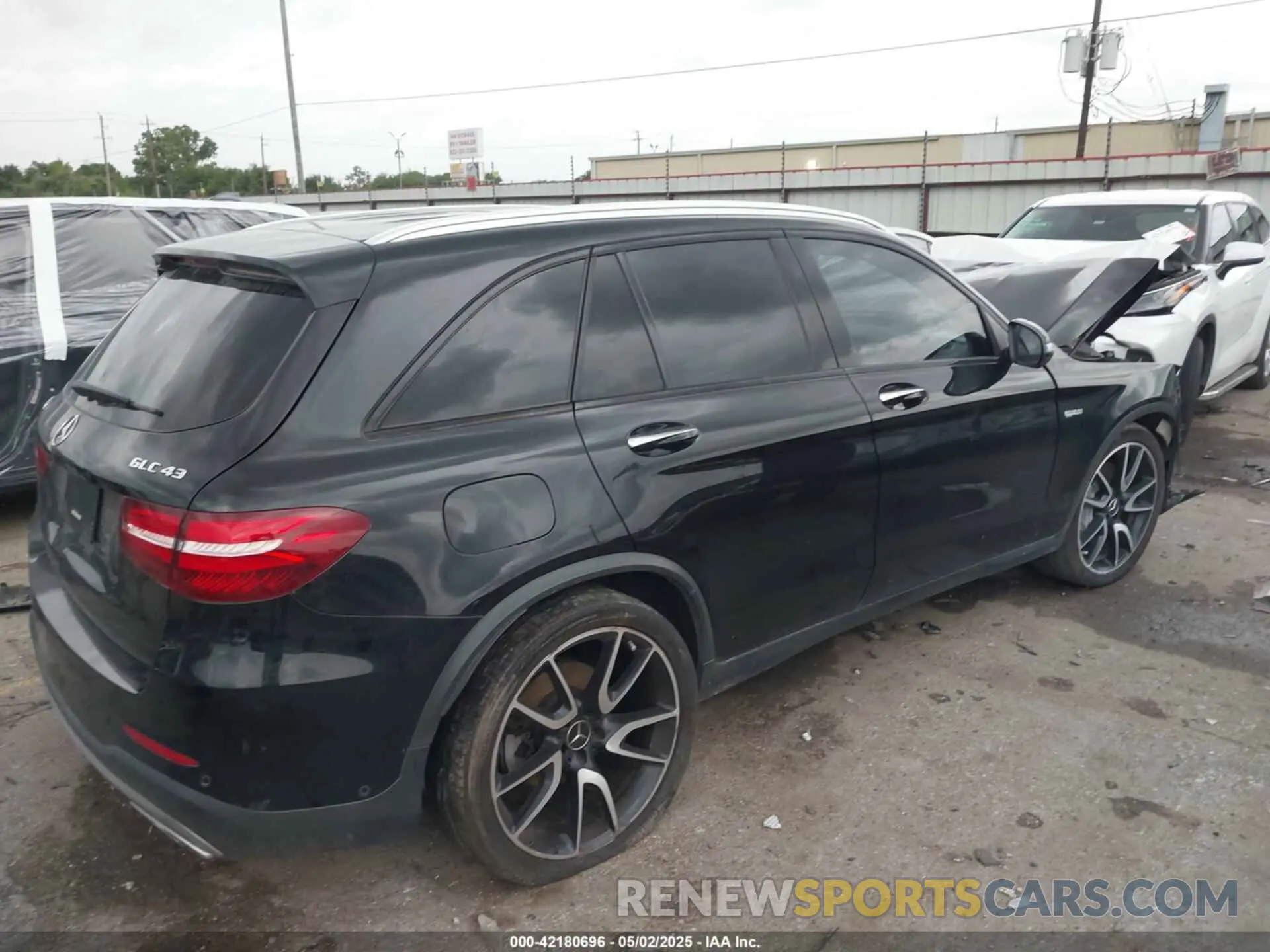 4 Photograph of a damaged car WDC0G6EB9KF660203 MERCEDES-BENZ AMG GLC 43 2019
