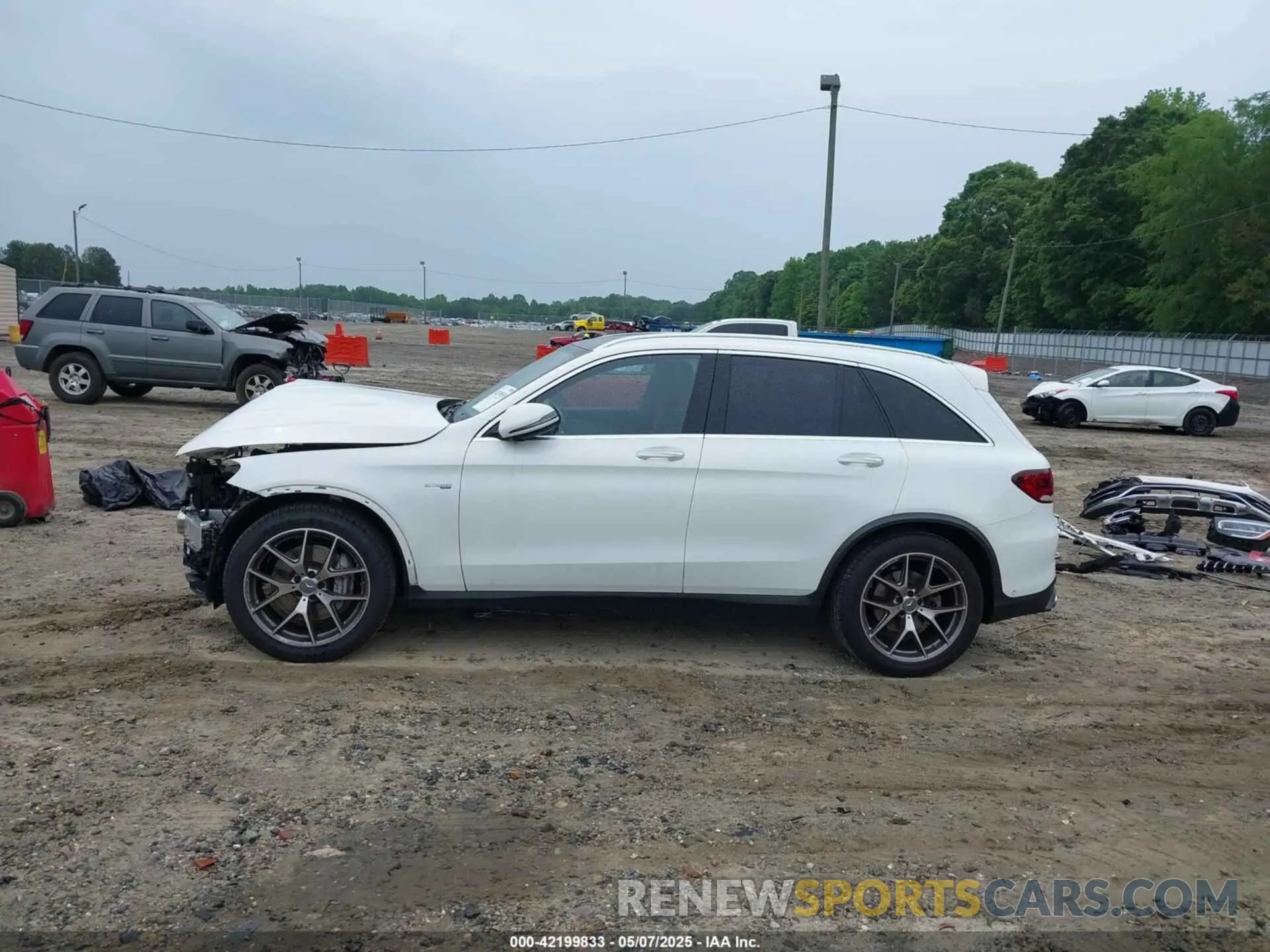 15 Photograph of a damaged car W1N0G6EB4NG120917 MERCEDES-BENZ AMG GLC 43 2022