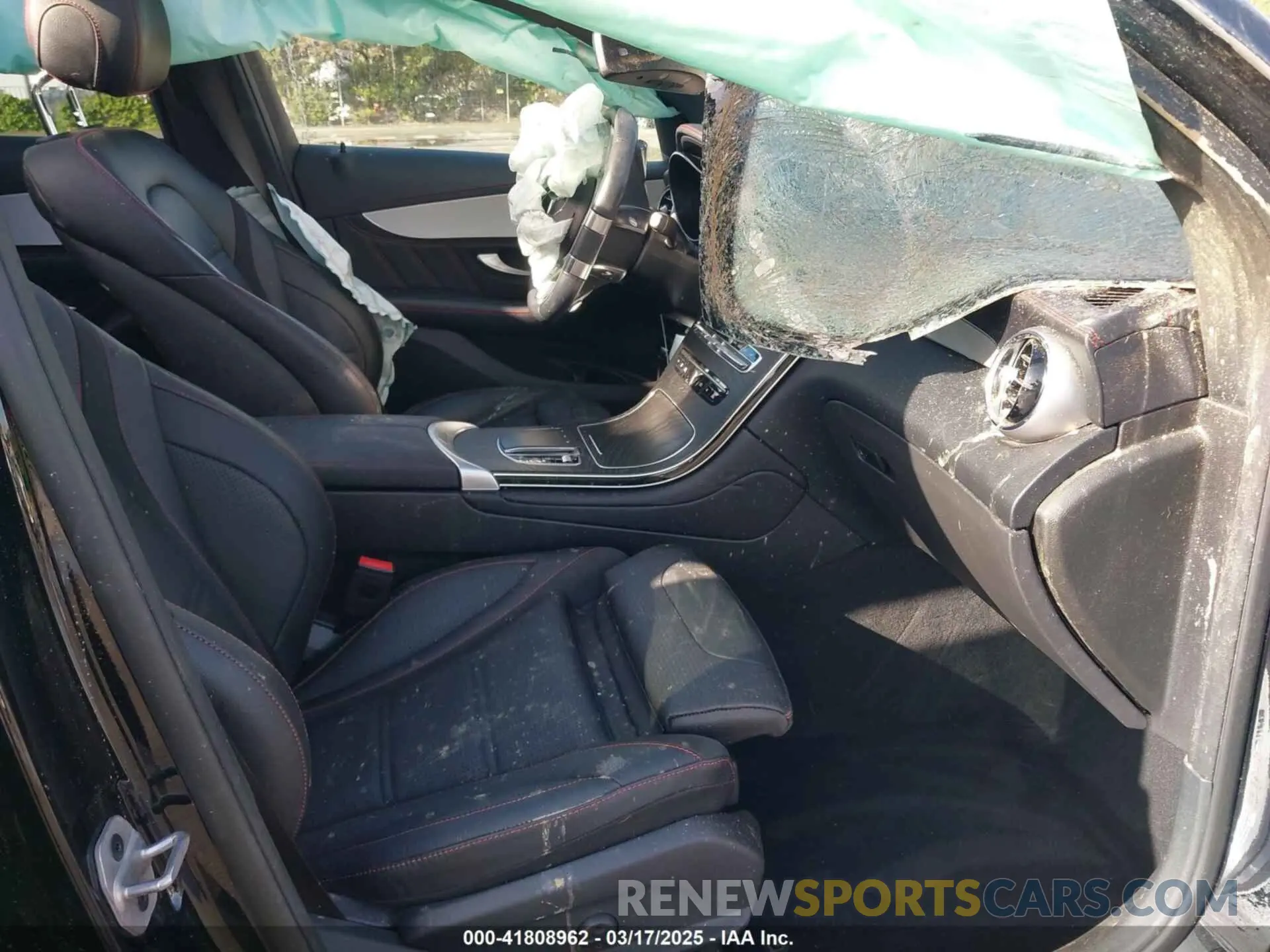 5 Photograph of a damaged car W1N0G6EB7NV329970 MERCEDES-BENZ AMG GLC 43 2022
