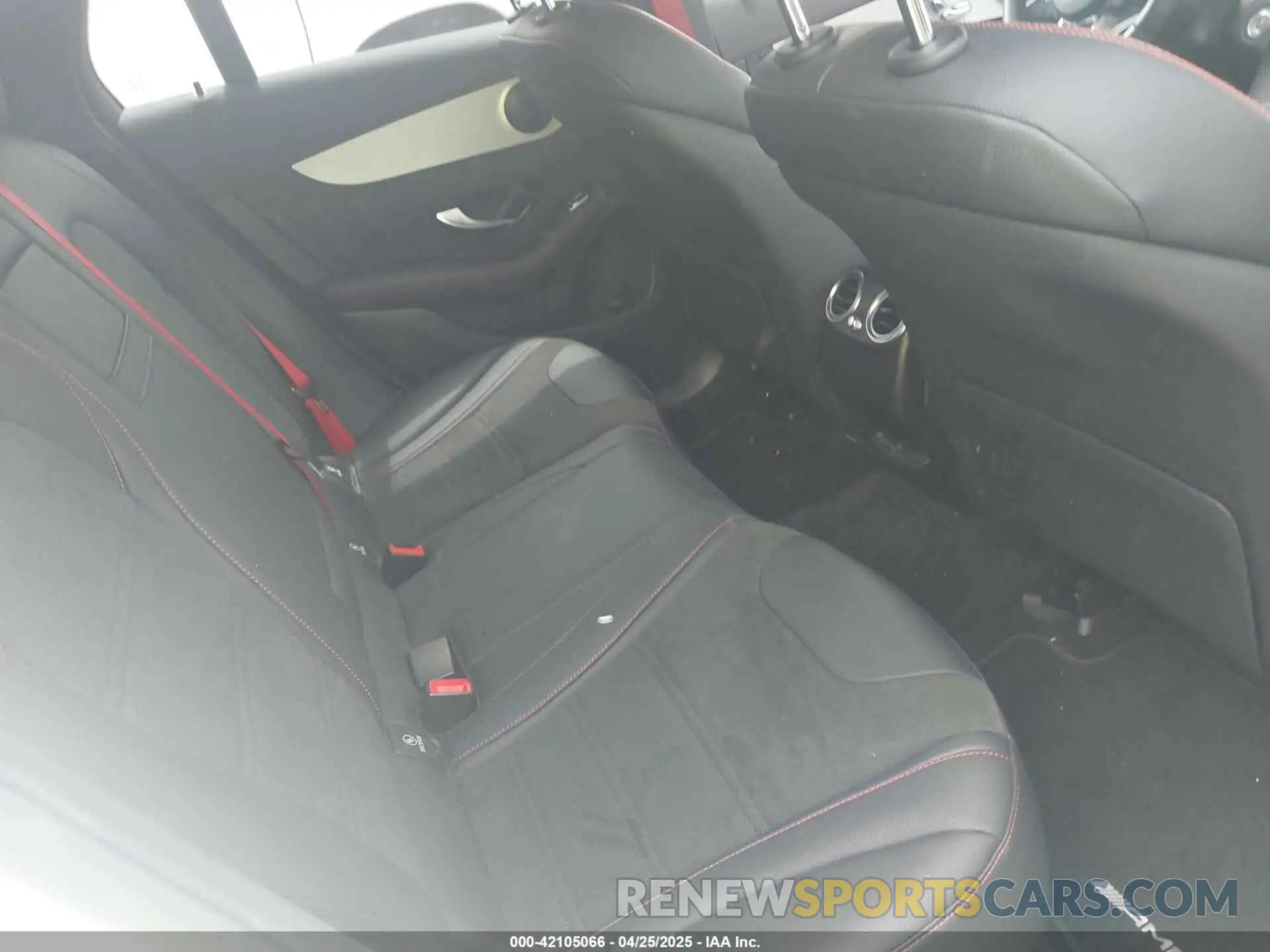 8 Photograph of a damaged car W1N0J6EB7PG166018 MERCEDES-BENZ AMG GLC 43 2023