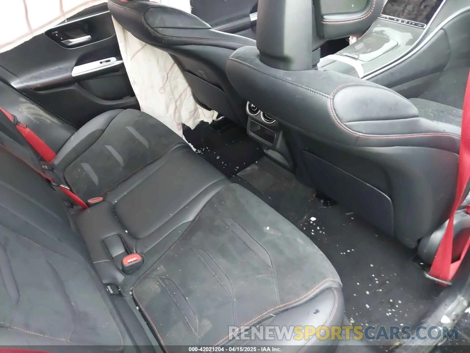 8 Photograph of a damaged car W1NKM8HB4RF202831 MERCEDES-BENZ AMG GLC 43 2024