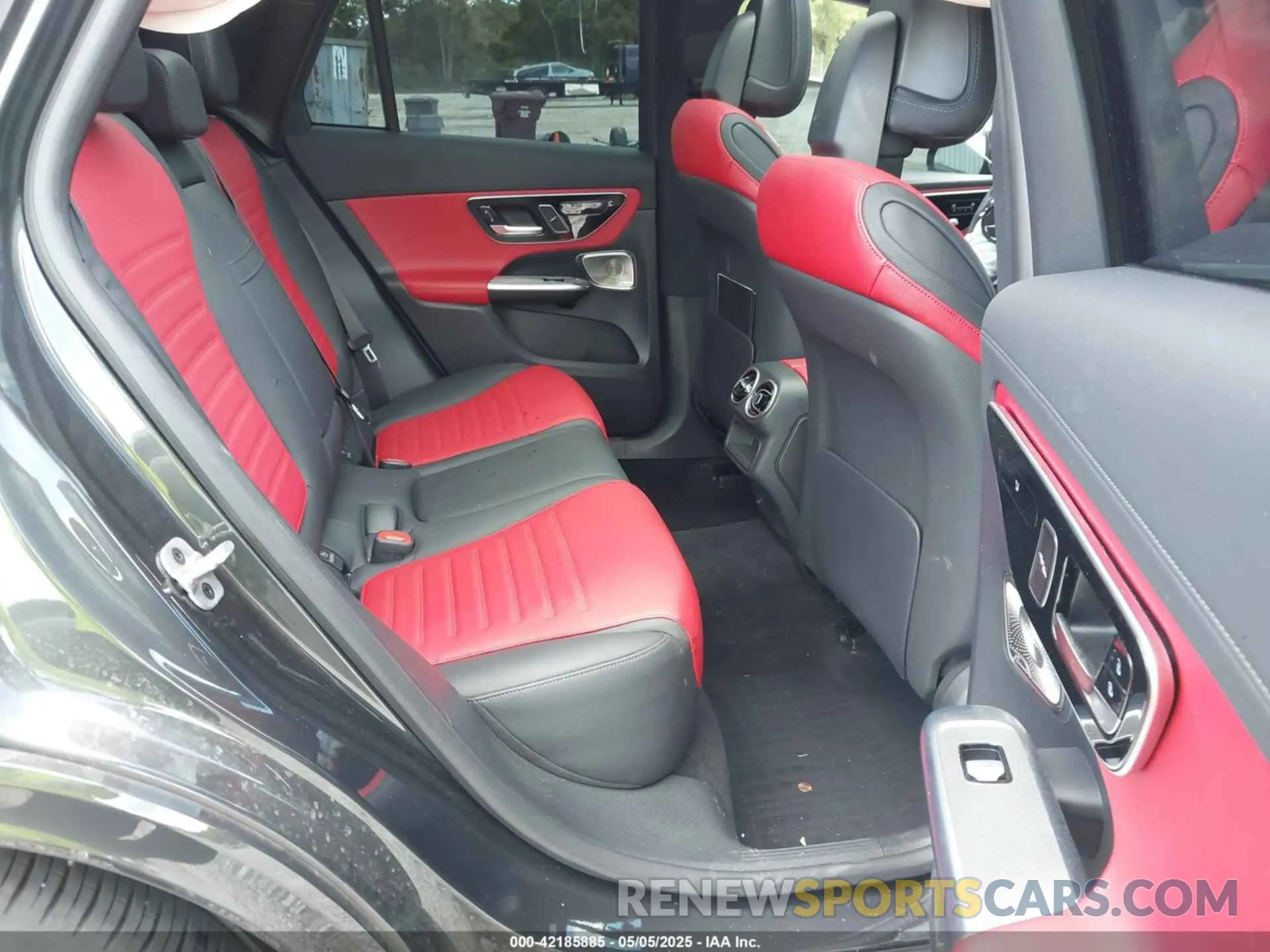 8 Photograph of a damaged car W1NKM8HB8RF208857 MERCEDES-BENZ AMG GLC 43 2024