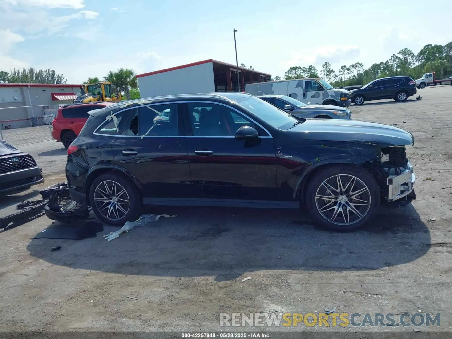 14 Photograph of a damaged car W1NKM8HB0SF275149 MERCEDES-BENZ AMG GLC 43 2025