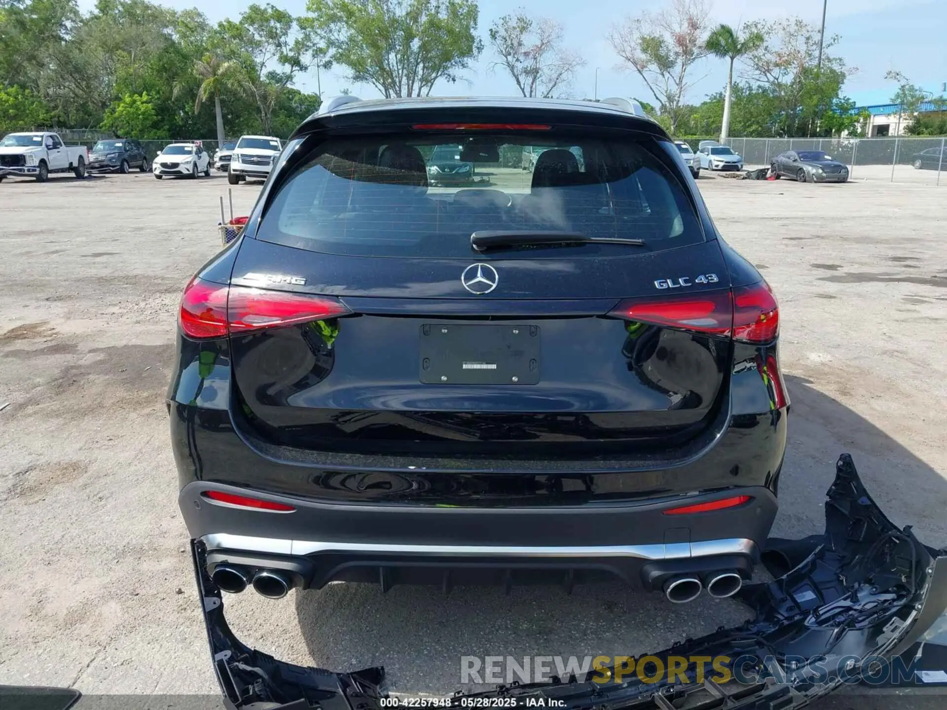 17 Photograph of a damaged car W1NKM8HB0SF275149 MERCEDES-BENZ AMG GLC 43 2025