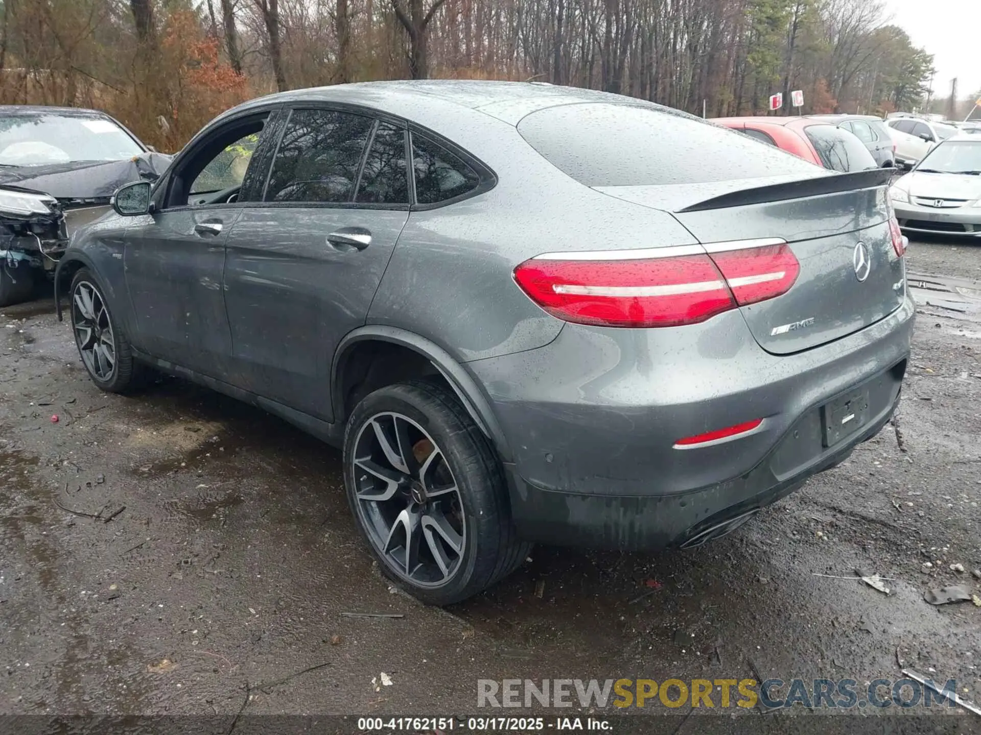 3 Photograph of a damaged car WDC0J6EB0KF637507 MERCEDES-BENZ AMG GLC 43 COUPE 2019