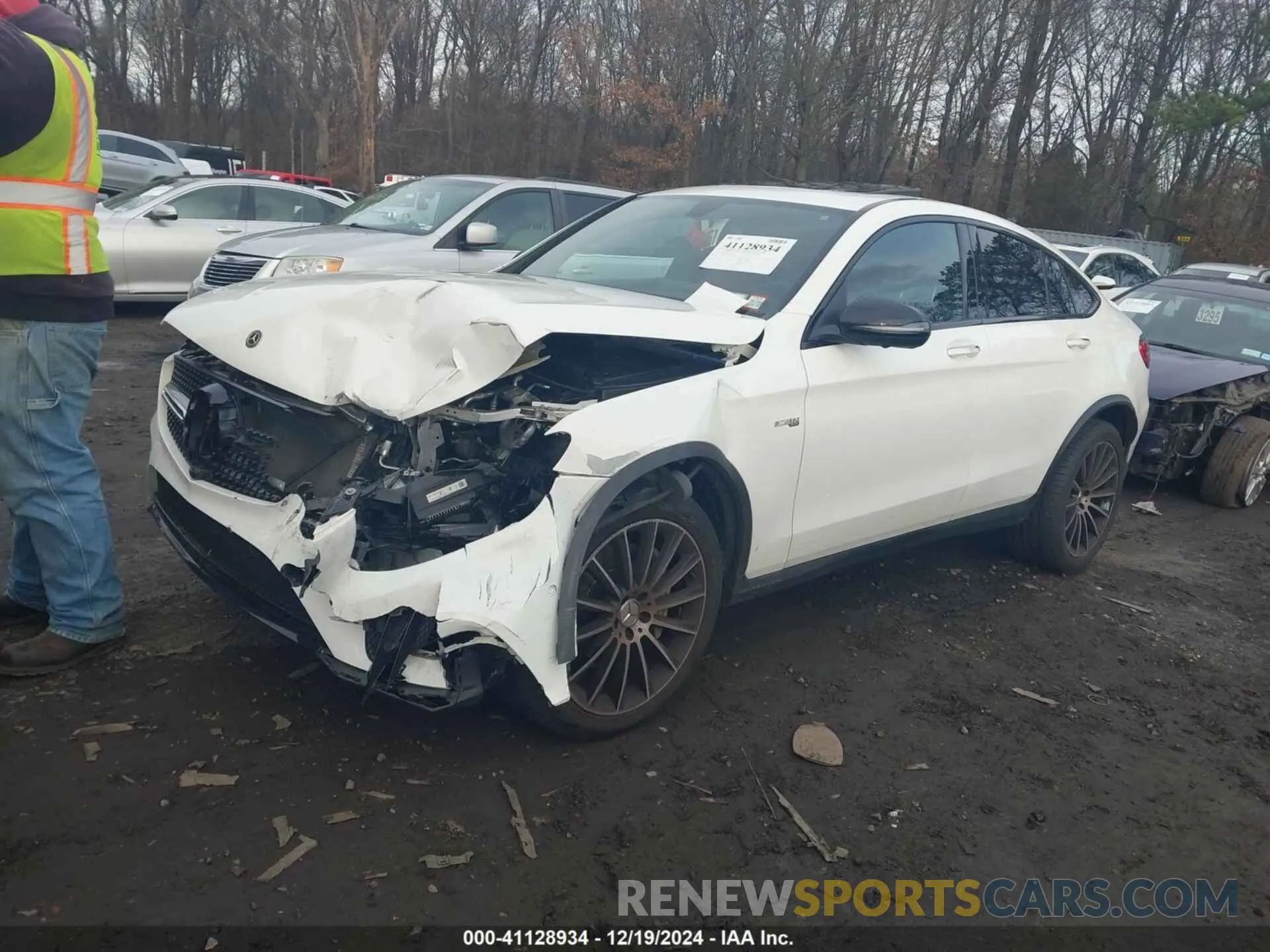 2 Photograph of a damaged car WDC0J6EB6KF593500 MERCEDES-BENZ AMG GLC 43 COUPE 2019