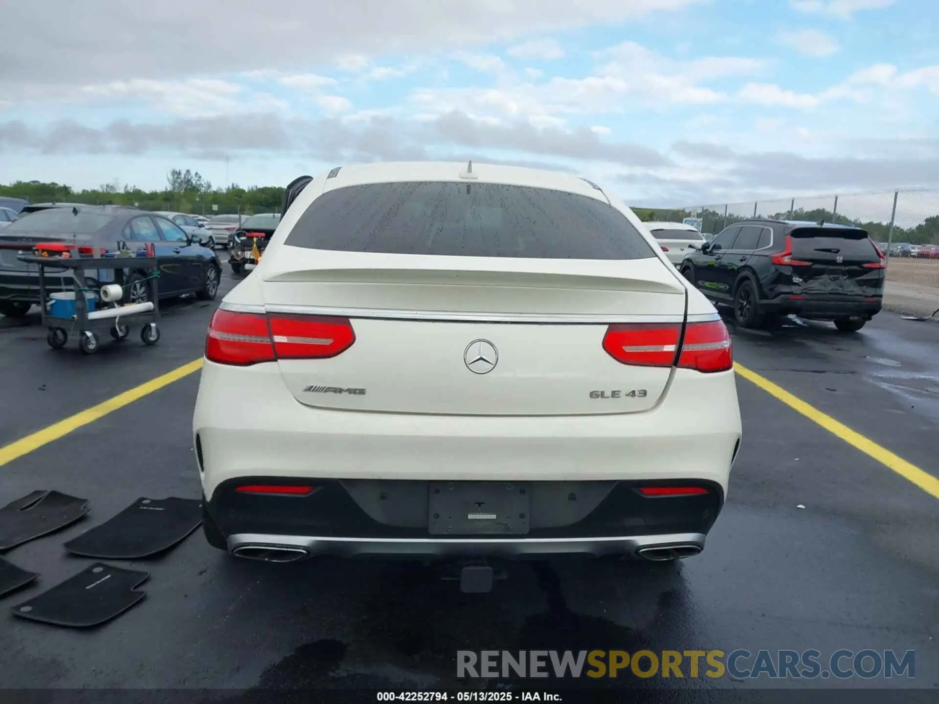 17 Photograph of a damaged car 4JGED6EB0KA152151 MERCEDES-BENZ AMG GLE 43 COUPE 2019