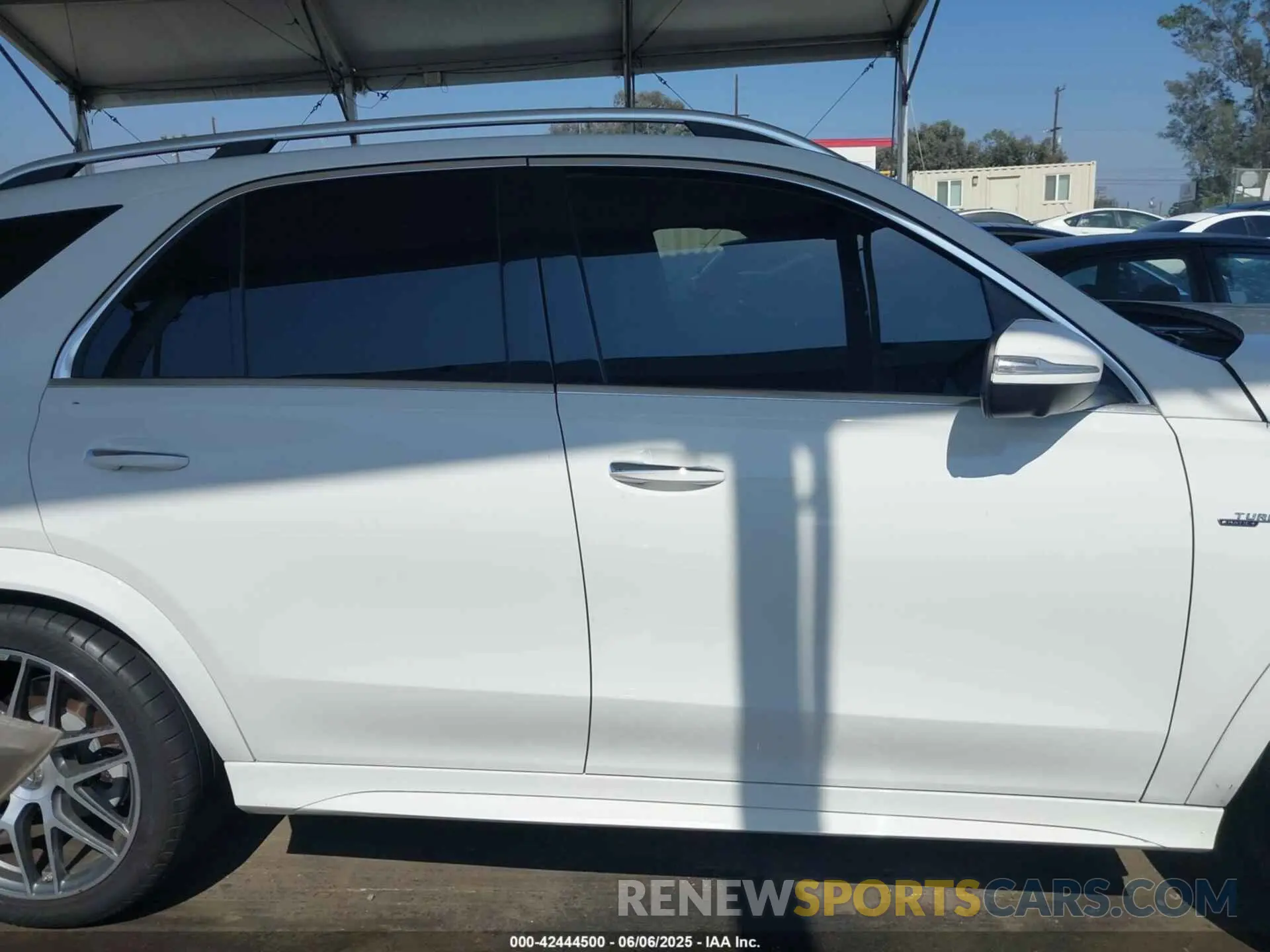 14 Photograph of a damaged car 4JGFB6BB7MA300202 MERCEDES-BENZ AMG GLE 53 2021