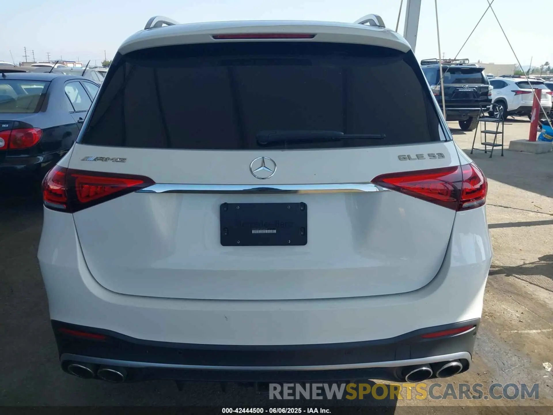 17 Photograph of a damaged car 4JGFB6BB7MA300202 MERCEDES-BENZ AMG GLE 53 2021