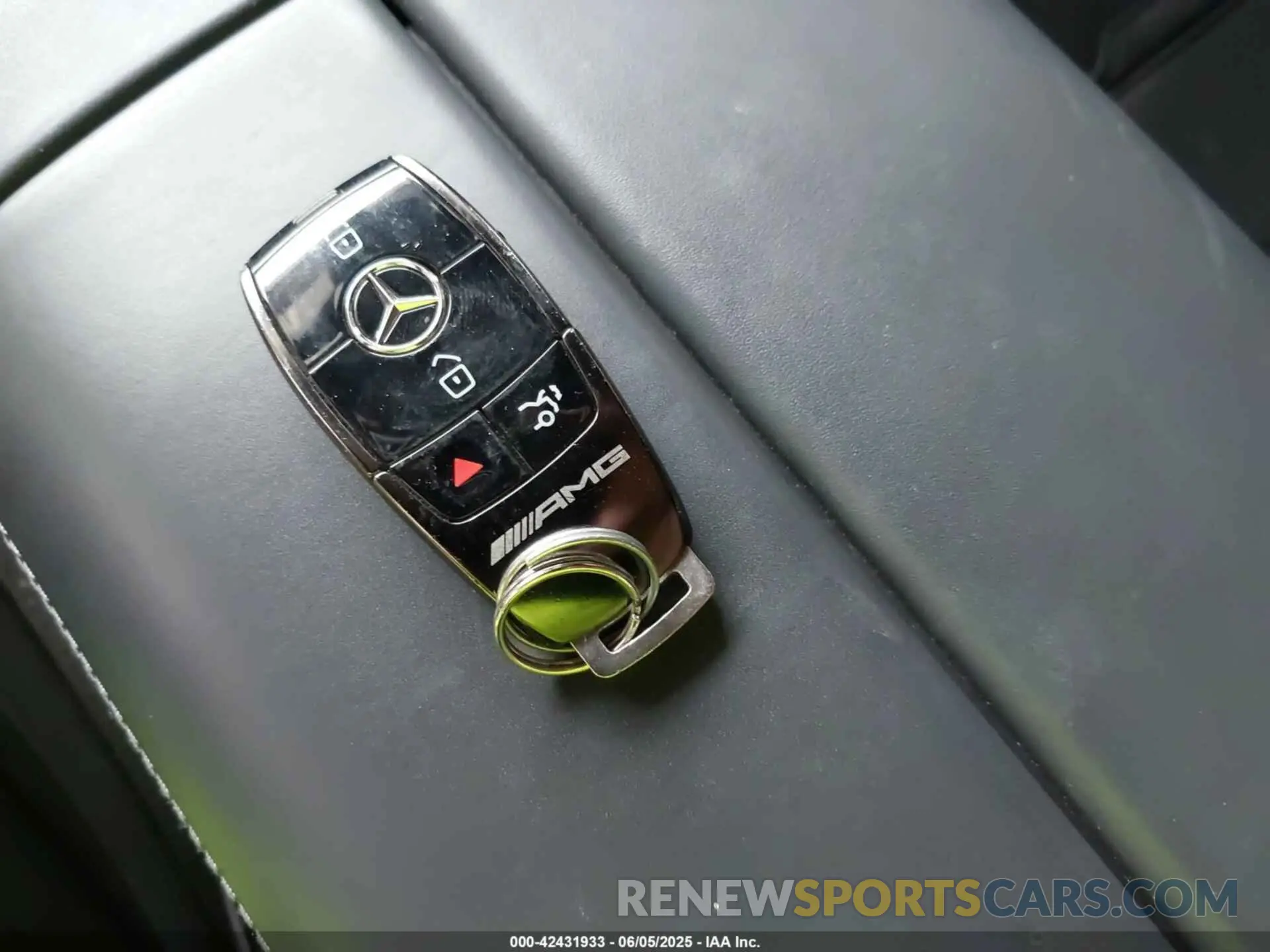 11 Photograph of a damaged car 4JGFB6BBXMA563557 MERCEDES-BENZ AMG GLE 53 2021