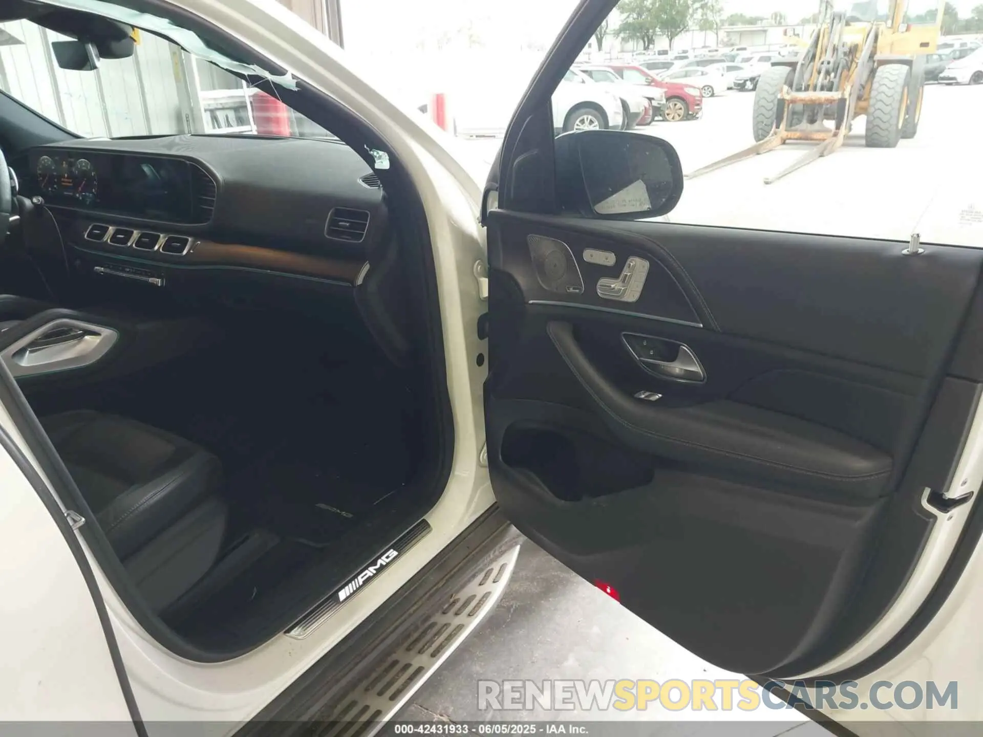 5 Photograph of a damaged car 4JGFB6BBXMA563557 MERCEDES-BENZ AMG GLE 53 2021