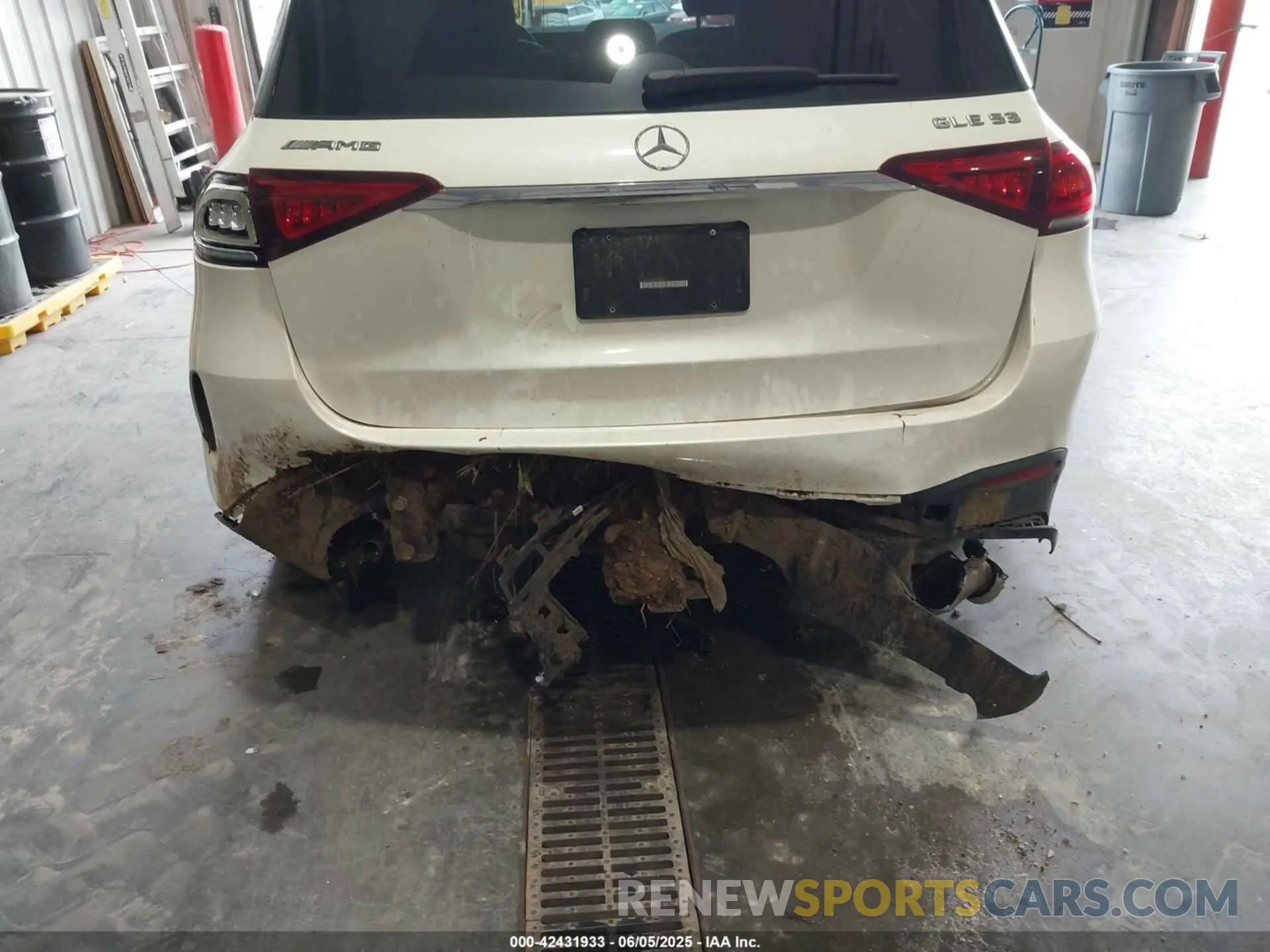 6 Photograph of a damaged car 4JGFB6BBXMA563557 MERCEDES-BENZ AMG GLE 53 2021