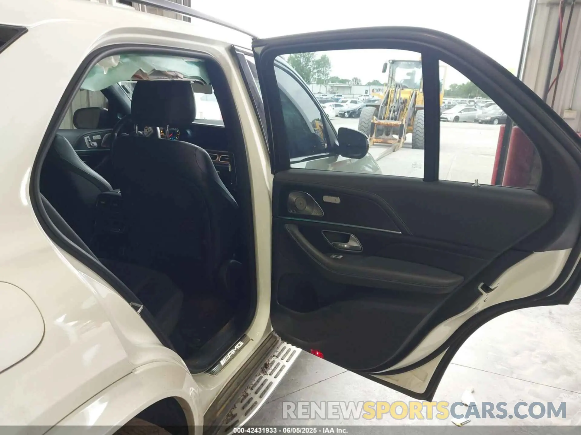 8 Photograph of a damaged car 4JGFB6BBXMA563557 MERCEDES-BENZ AMG GLE 53 2021