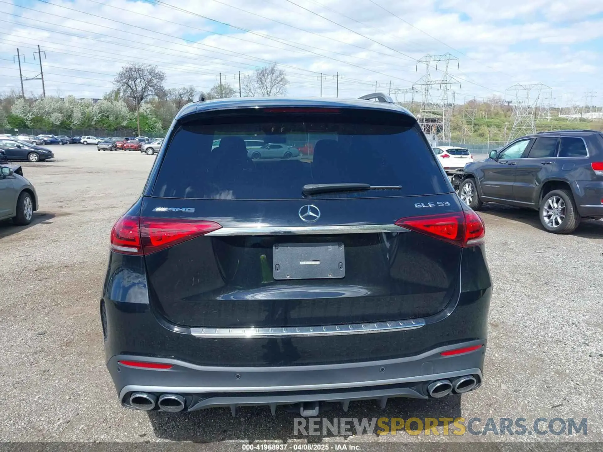 17 Photograph of a damaged car 4JGFB6BB2NA605382 MERCEDES-BENZ AMG GLE 53 2022