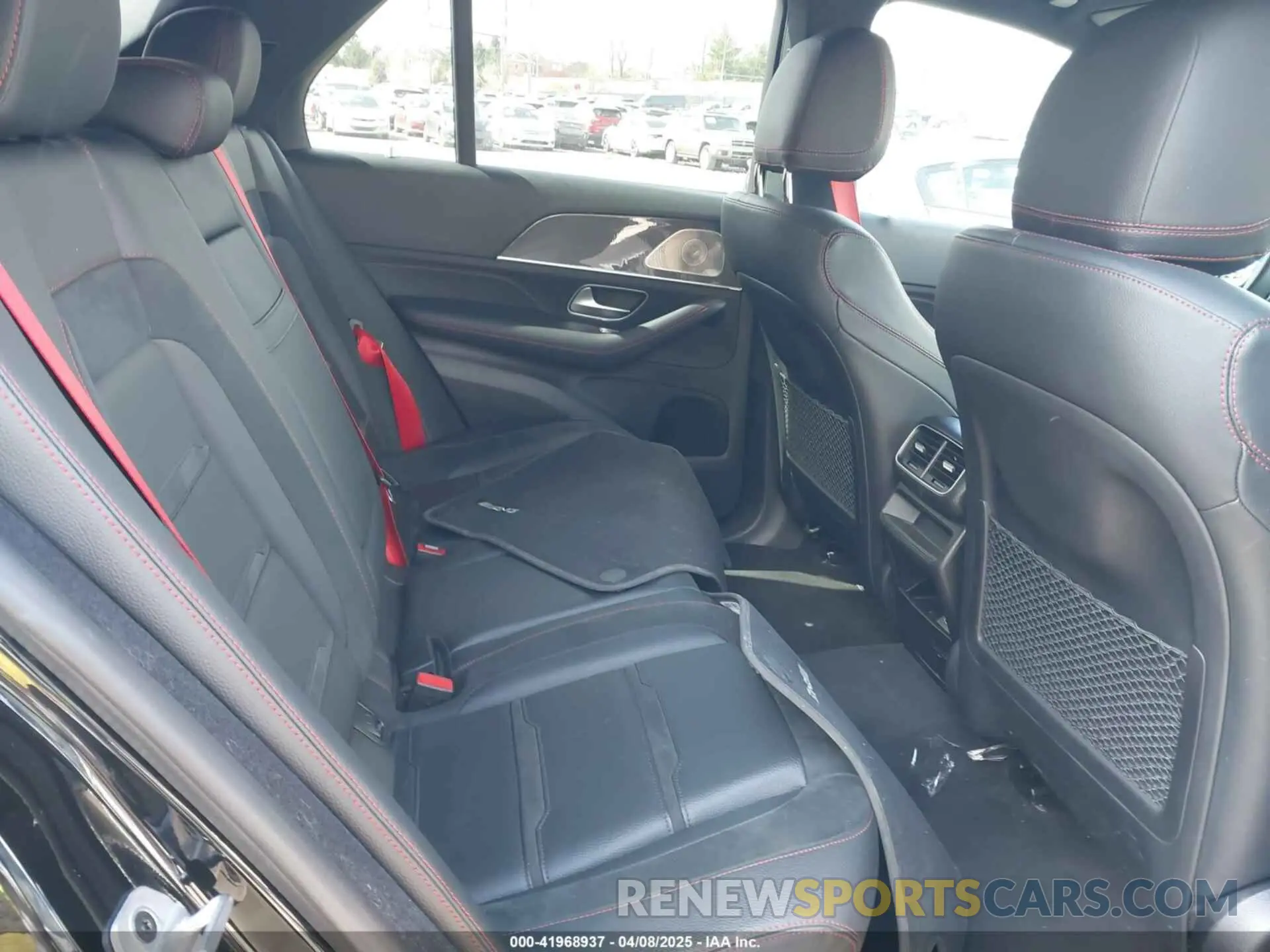 8 Photograph of a damaged car 4JGFB6BB2NA605382 MERCEDES-BENZ AMG GLE 53 2022