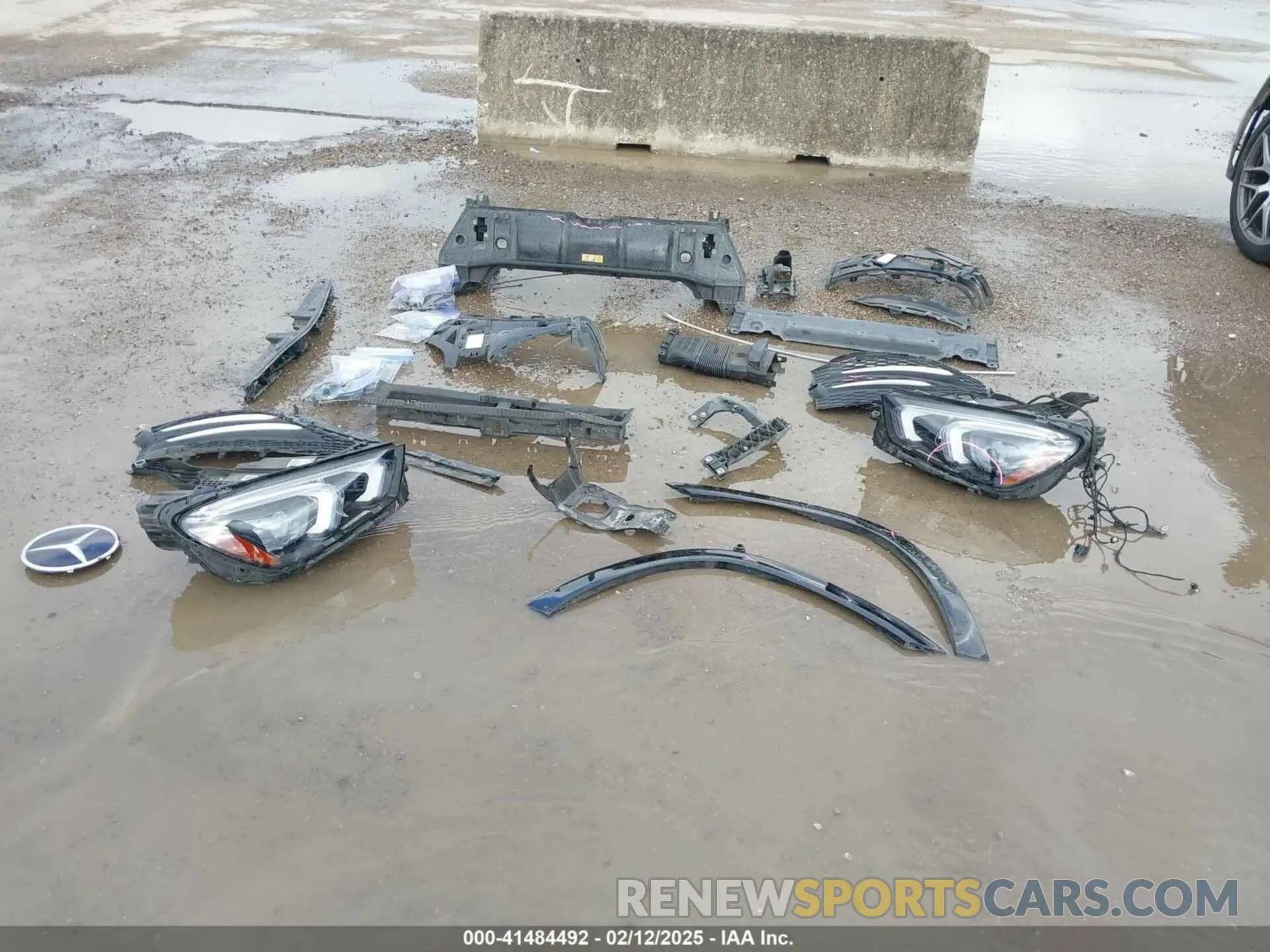 12 Photograph of a damaged car 4JGFB6BBXNA596396 MERCEDES-BENZ AMG GLE 53 2022