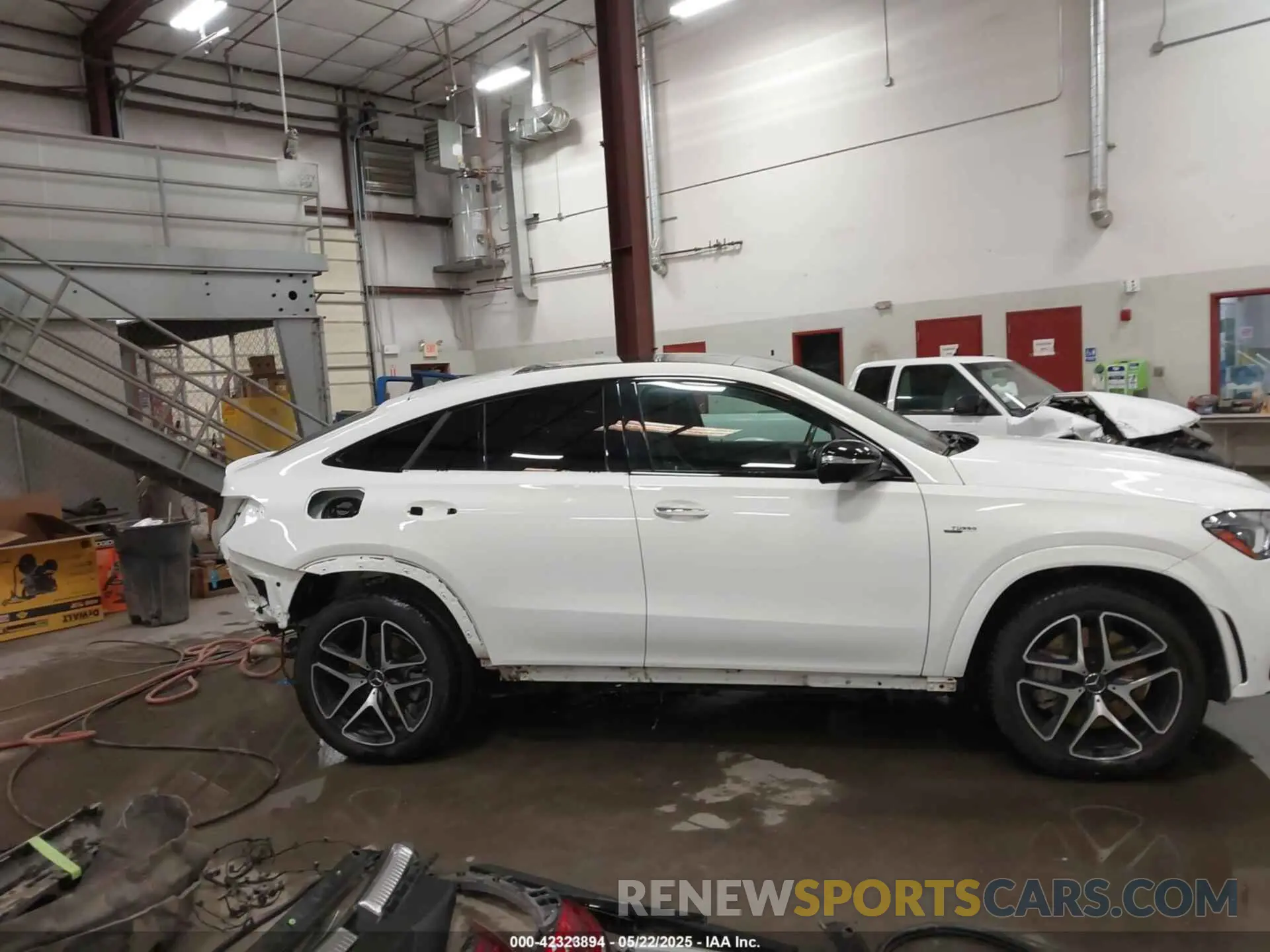 14 Photograph of a damaged car 4JGFD6BBXNA831650 MERCEDES-BENZ AMG GLE 53 COUPE 2022