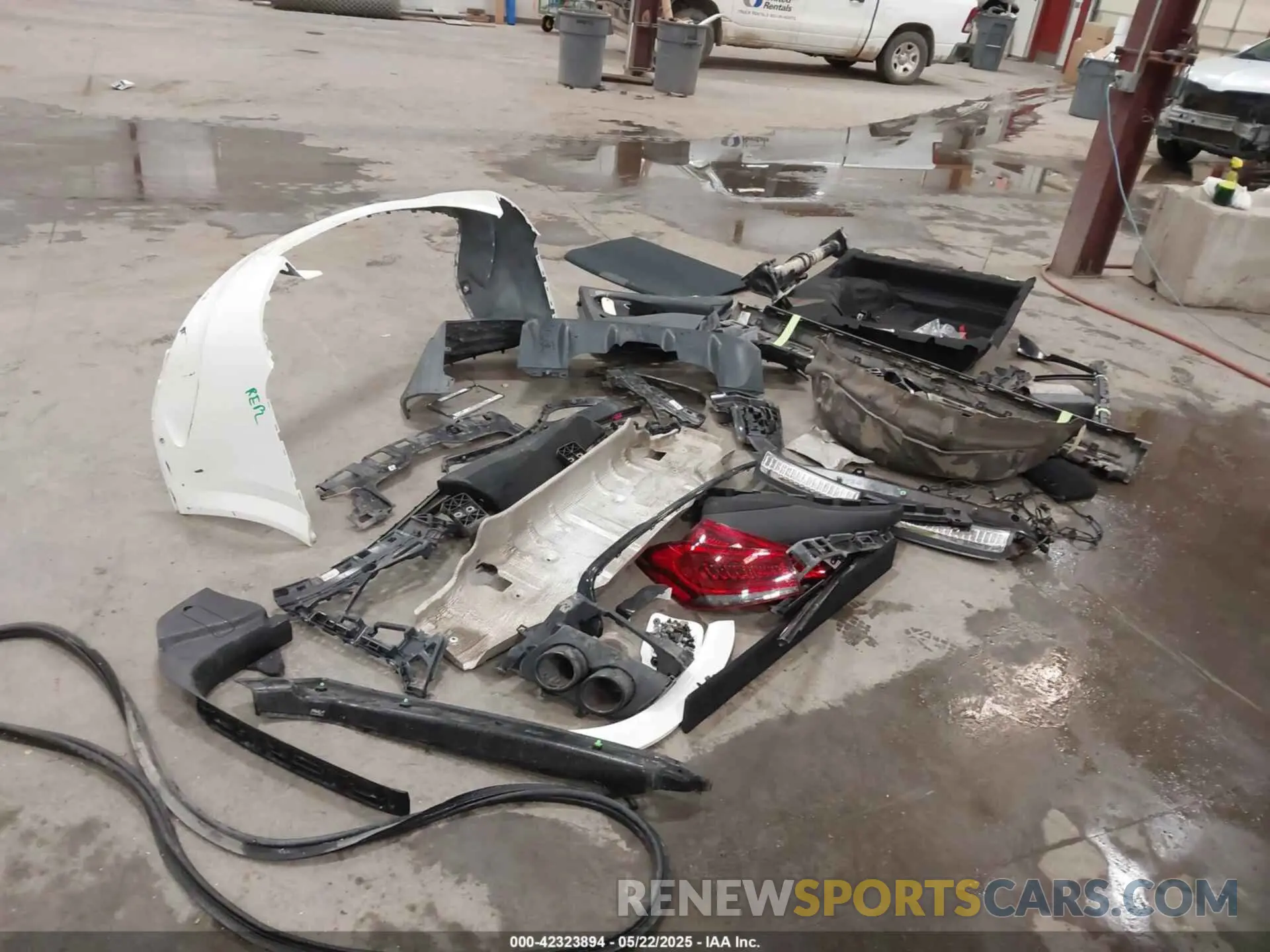 19 Photograph of a damaged car 4JGFD6BBXNA831650 MERCEDES-BENZ AMG GLE 53 COUPE 2022