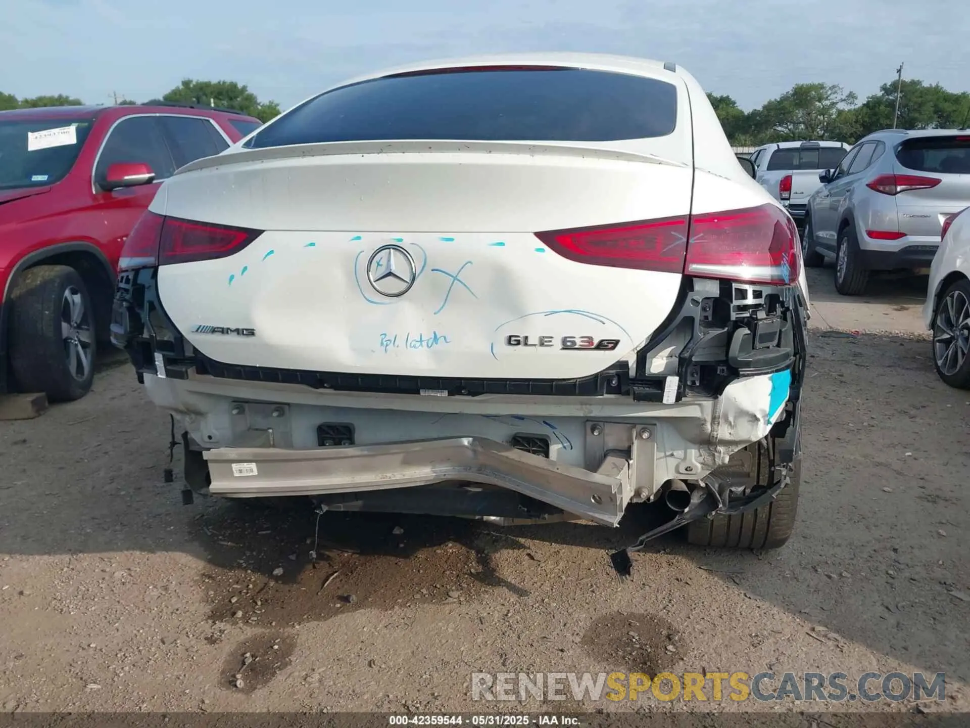 17 Photograph of a damaged car 4JGFD8KB2NA767714 MERCEDES-BENZ AMG GLE 63 COUPE 2022