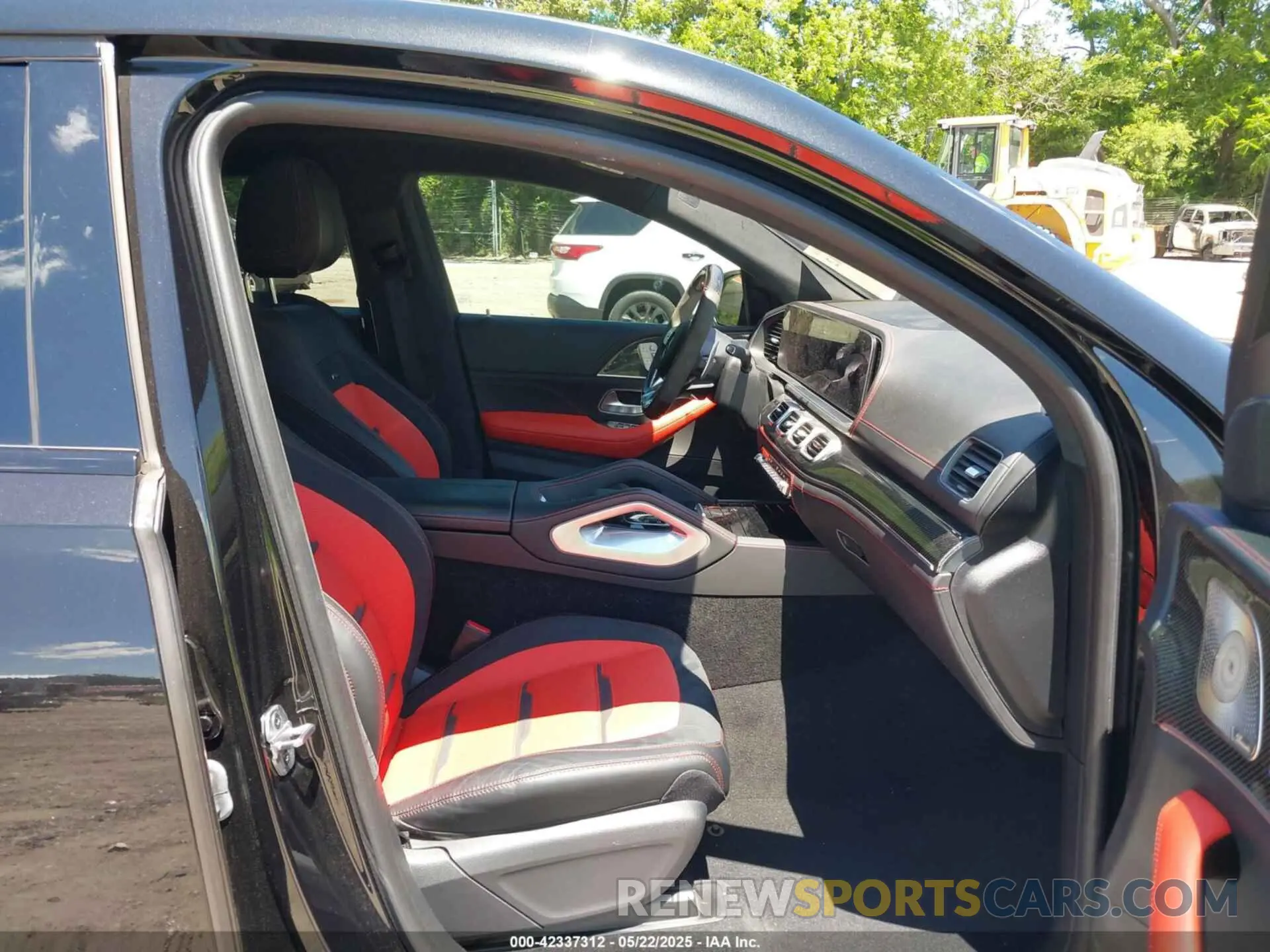 5 Photograph of a damaged car 4JGFD8KB8NA805592 MERCEDES-BENZ AMG GLE 63 COUPE 2022