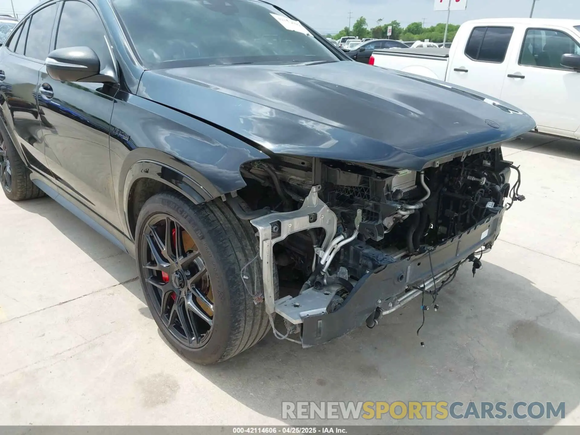 18 Photograph of a damaged car 4JGFD8KB3PA901164 MERCEDES-BENZ AMG GLE 63 COUPE 2023