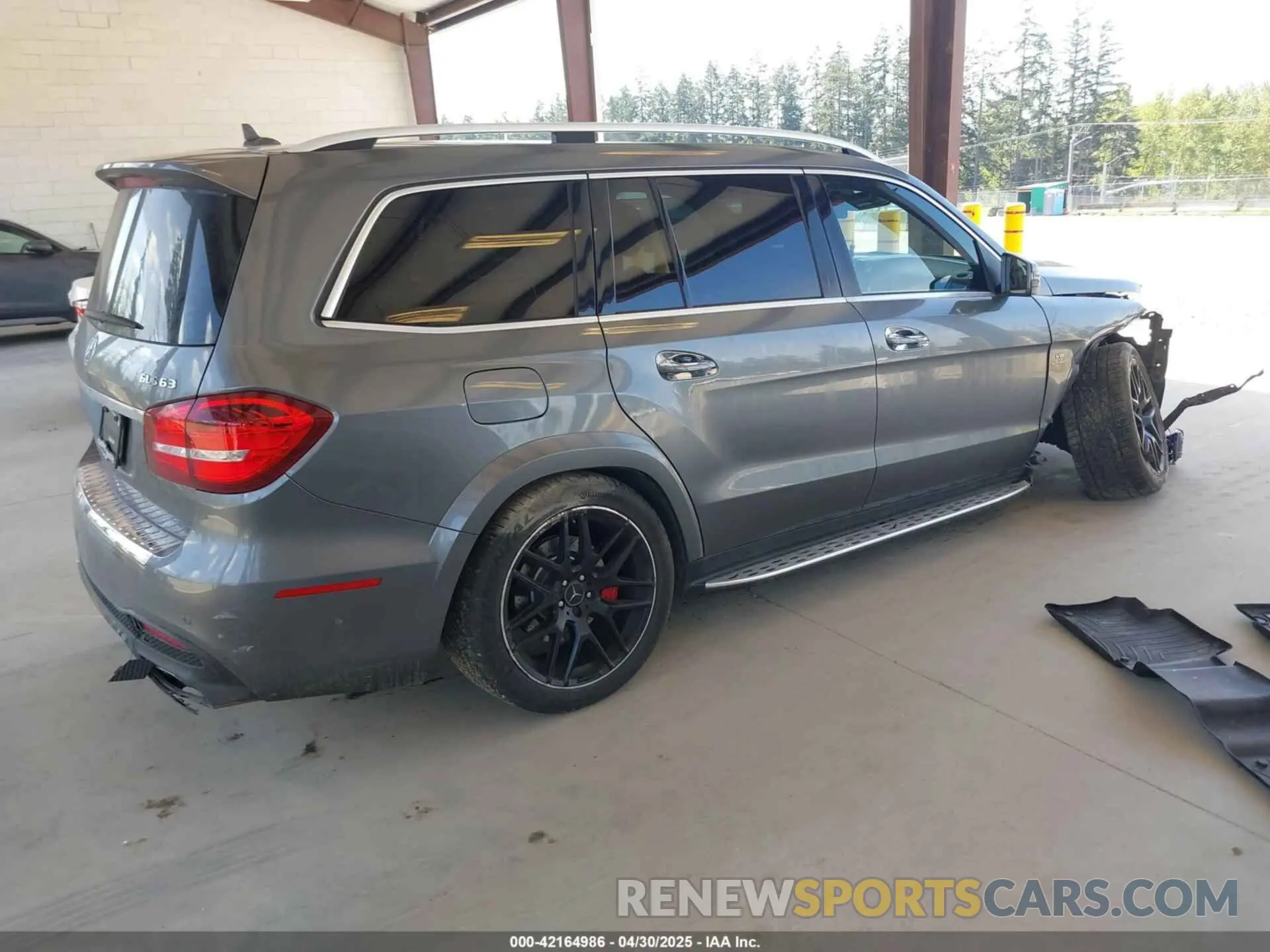 4 Photograph of a damaged car 4JGDF7FE6KB233816 MERCEDES-BENZ AMG GLS 63 2019