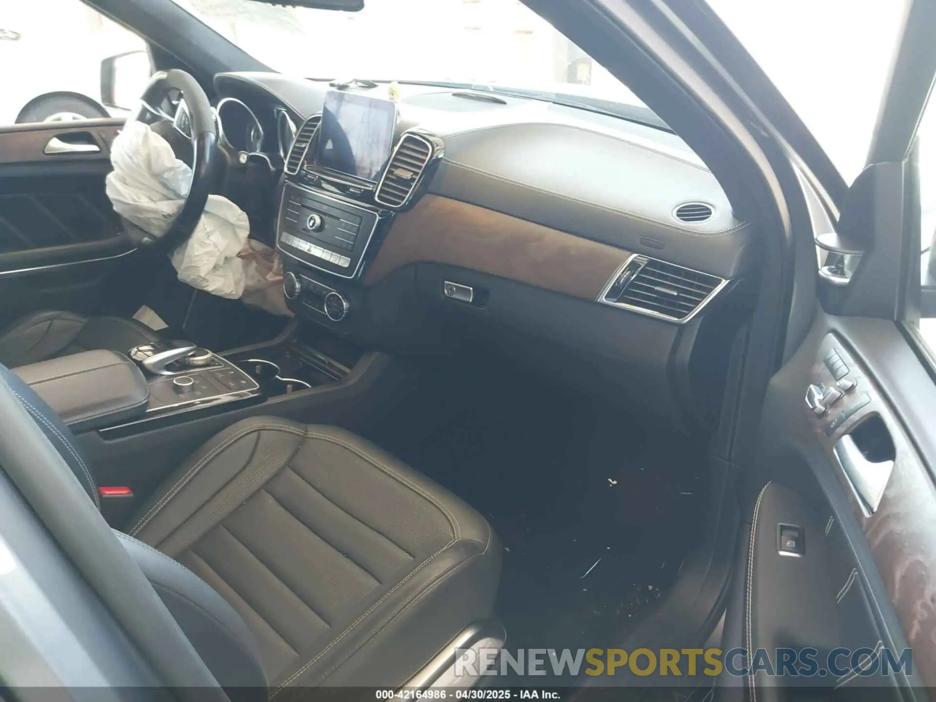 5 Photograph of a damaged car 4JGDF7FE6KB233816 MERCEDES-BENZ AMG GLS 63 2019