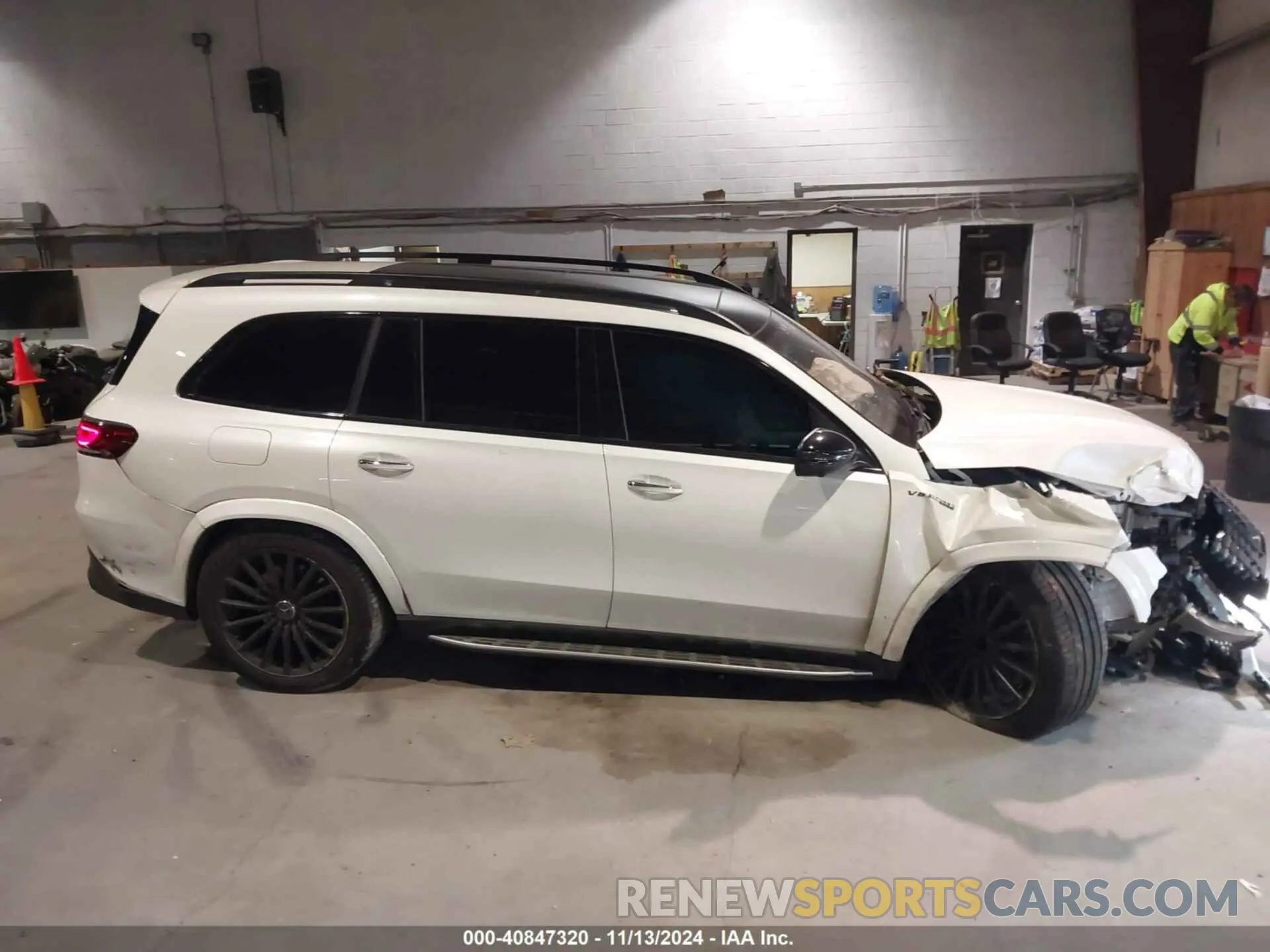 13 Photograph of a damaged car 4JGFF8KE6NA826316 MERCEDES-BENZ AMG GLS 63 2022