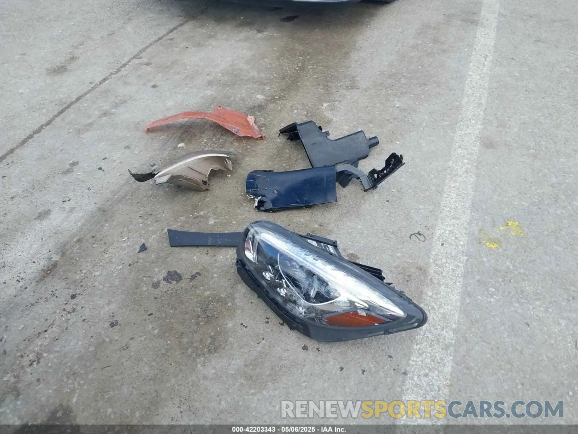 11 Photograph of a damaged car WDDYJ7HA6KA023243 MERCEDES-BENZ AMG GT 2019