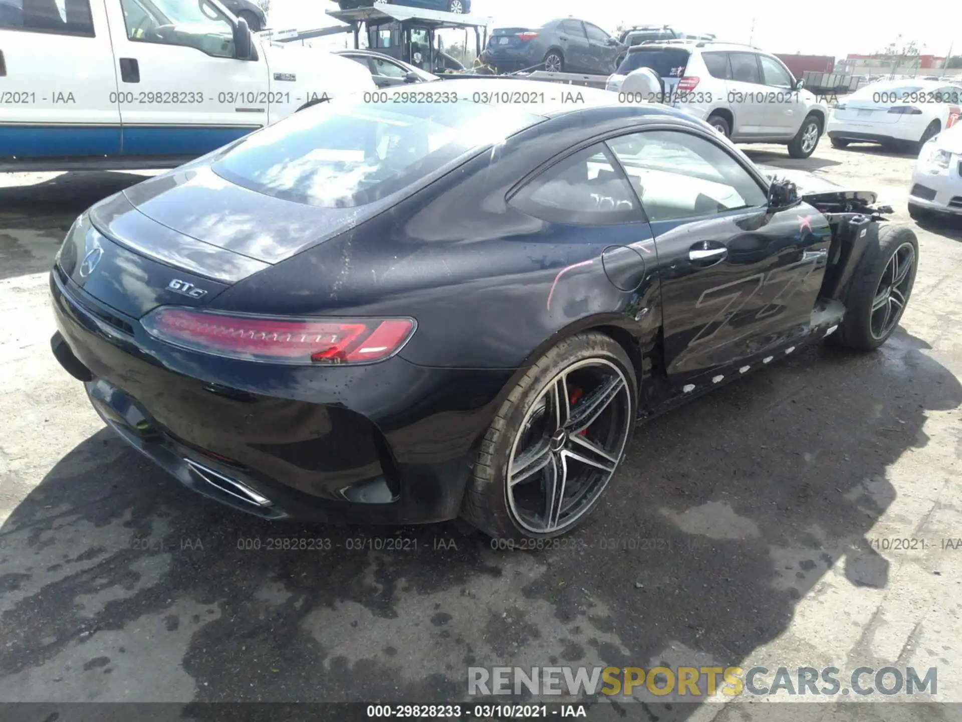 4 Photograph of a damaged car WDDYJ8AA7KA023137 MERCEDES-BENZ AMG GT 2019