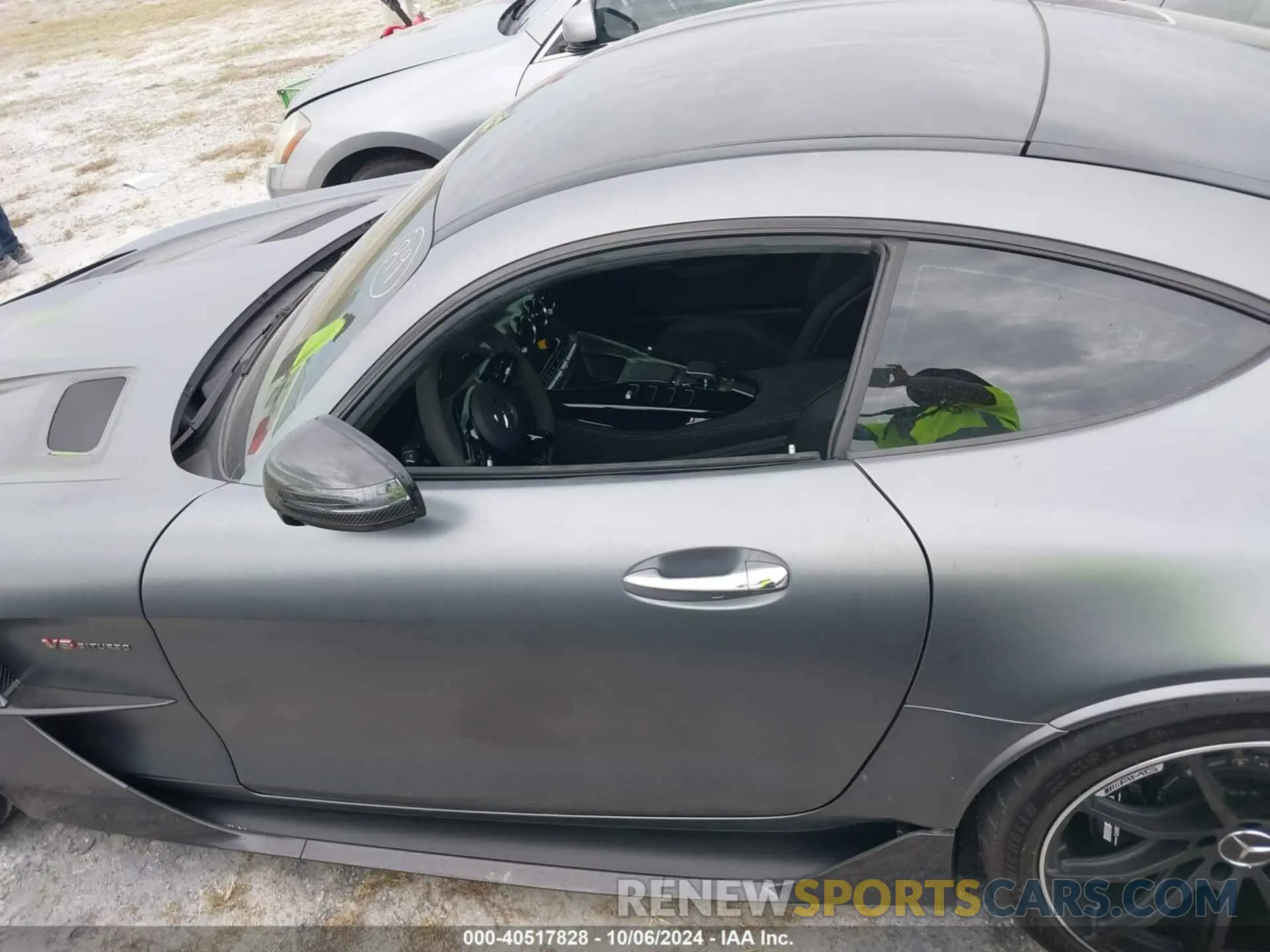 14 Photograph of a damaged car W1KYJ8BA5MA041900 MERCEDES-BENZ AMG GT 2021