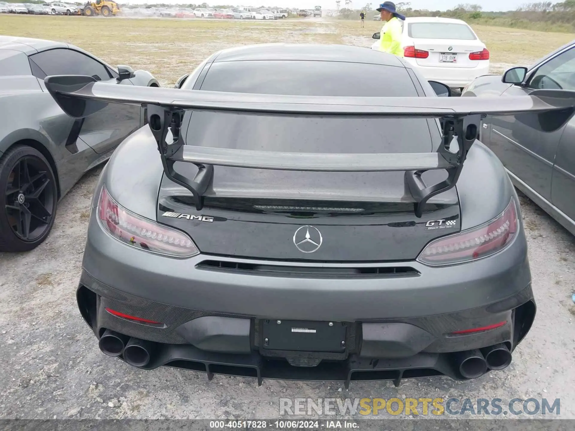 16 Photograph of a damaged car W1KYJ8BA5MA041900 MERCEDES-BENZ AMG GT 2021