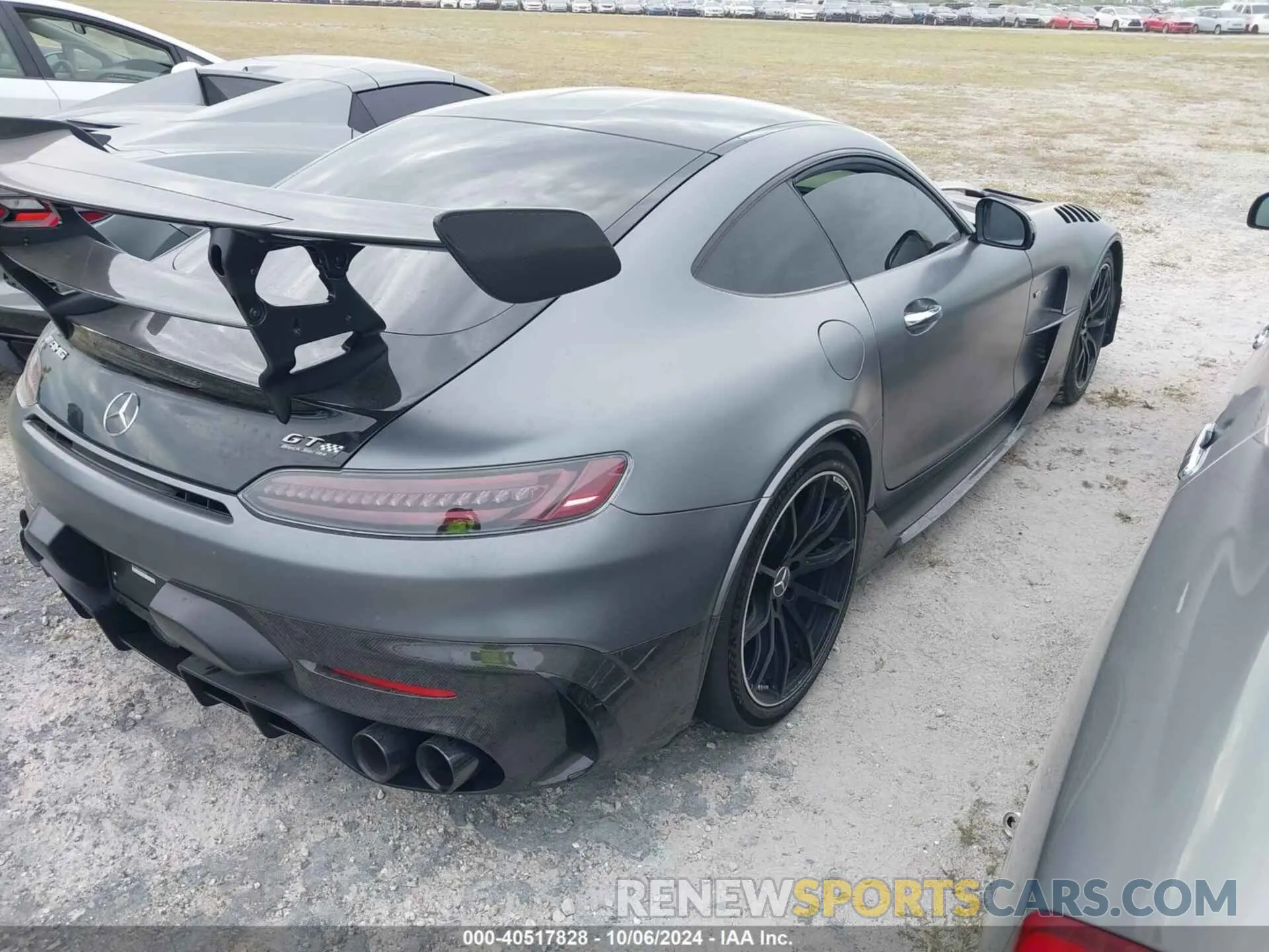 4 Photograph of a damaged car W1KYJ8BA5MA041900 MERCEDES-BENZ AMG GT 2021