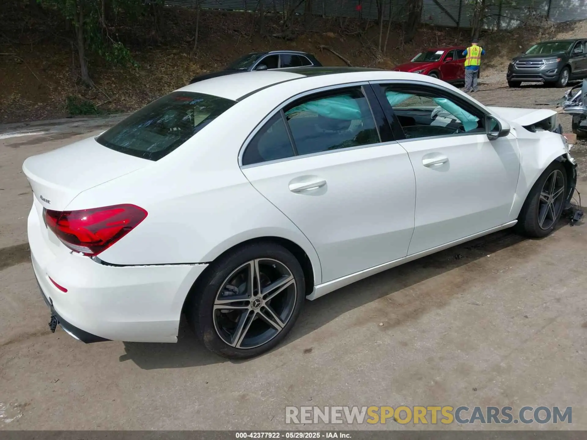 4 Photograph of a damaged car W1K7X5KB0MA041384 MERCEDES-BENZ AMG GT 43 4-DOOR COUPE 2021