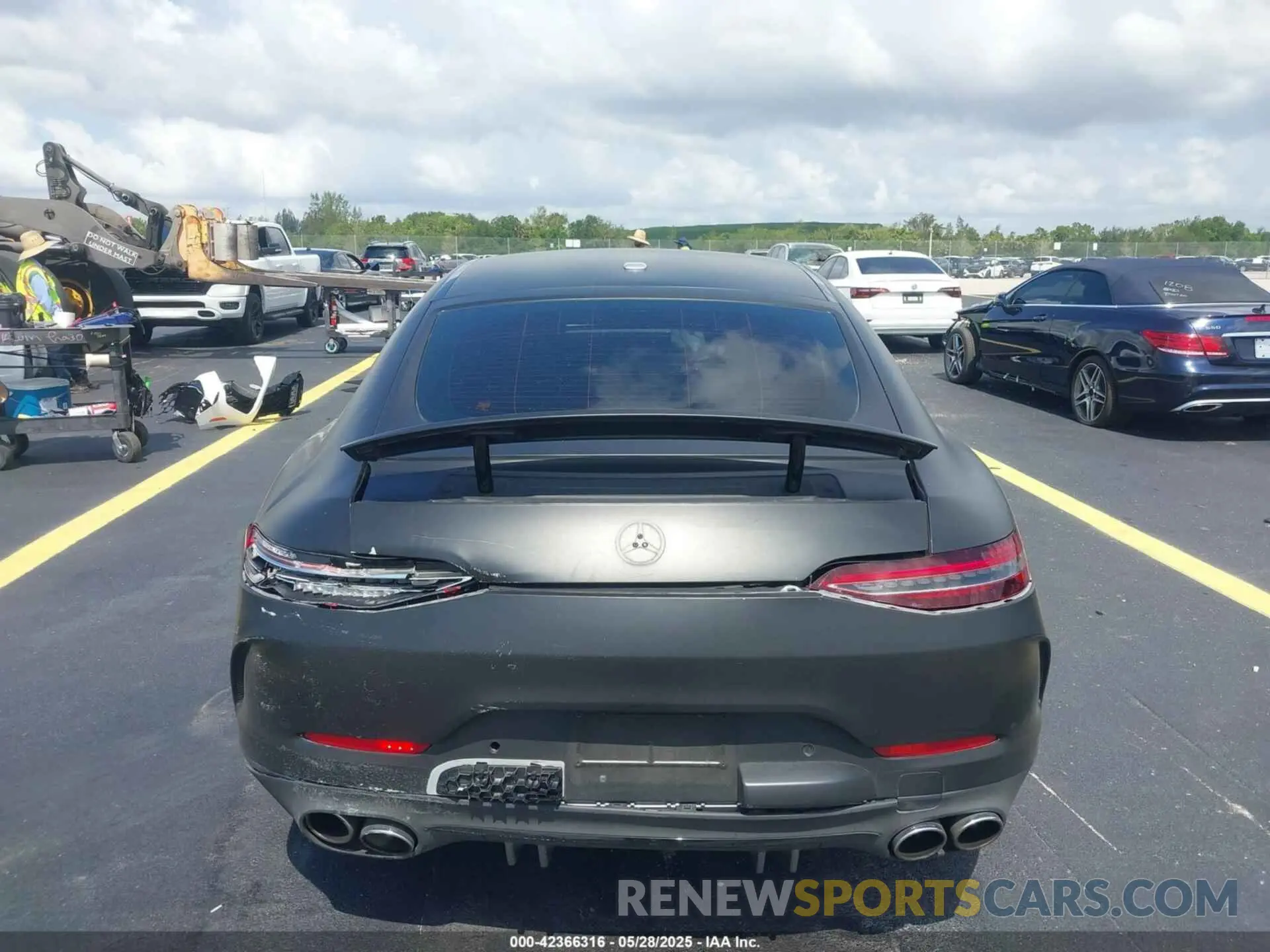 17 Photograph of a damaged car WDD7X6BB4LA015388 MERCEDES-BENZ AMG GT 53 4-DOOR COUPE 2020