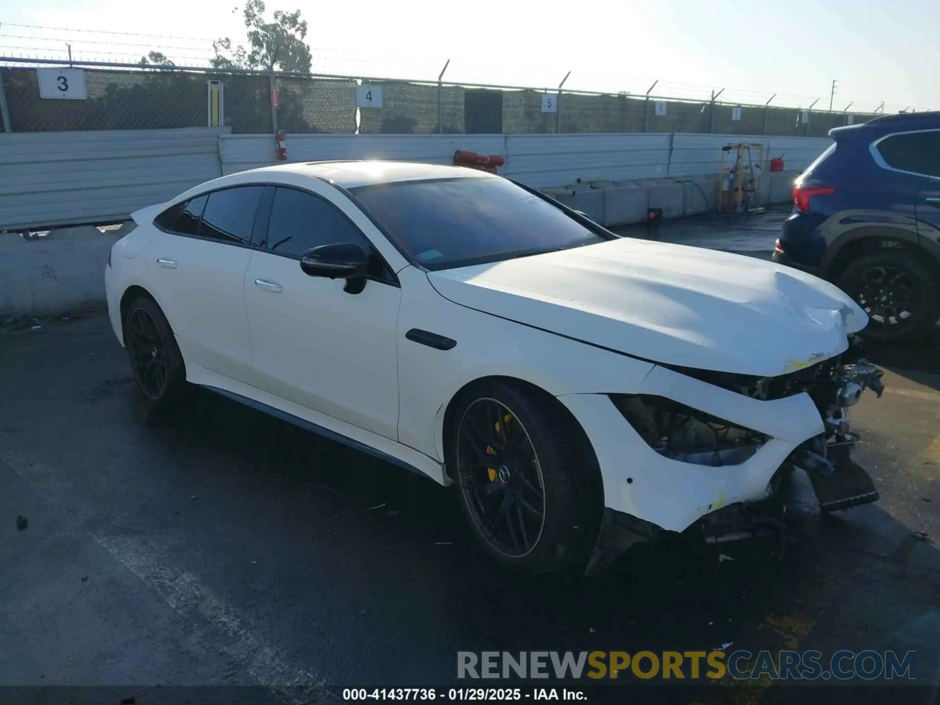 1 Photograph of a damaged car WDD7X8JB2KA001338 MERCEDES-BENZ AMG GT 63 4-DOOR COUPE 2019