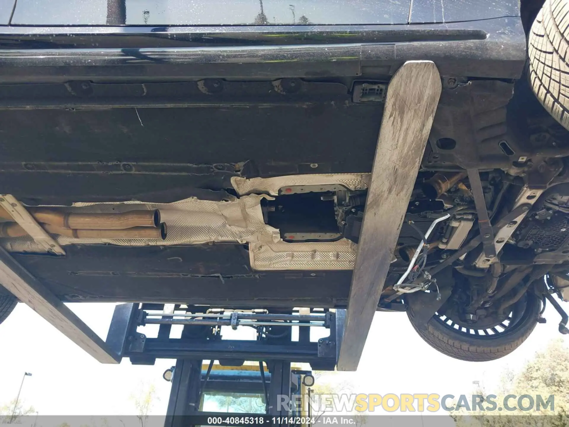 17 Photograph of a damaged car WDDUG8JB1KA436273 MERCEDES-BENZ AMG S 63 2019