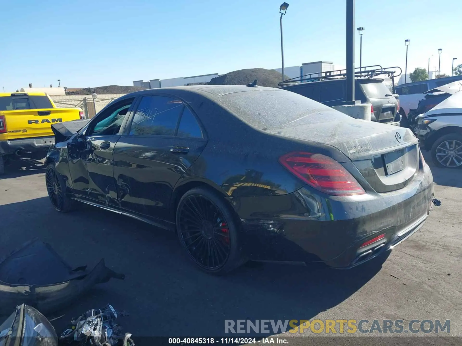 3 Photograph of a damaged car WDDUG8JB1KA436273 MERCEDES-BENZ AMG S 63 2019
