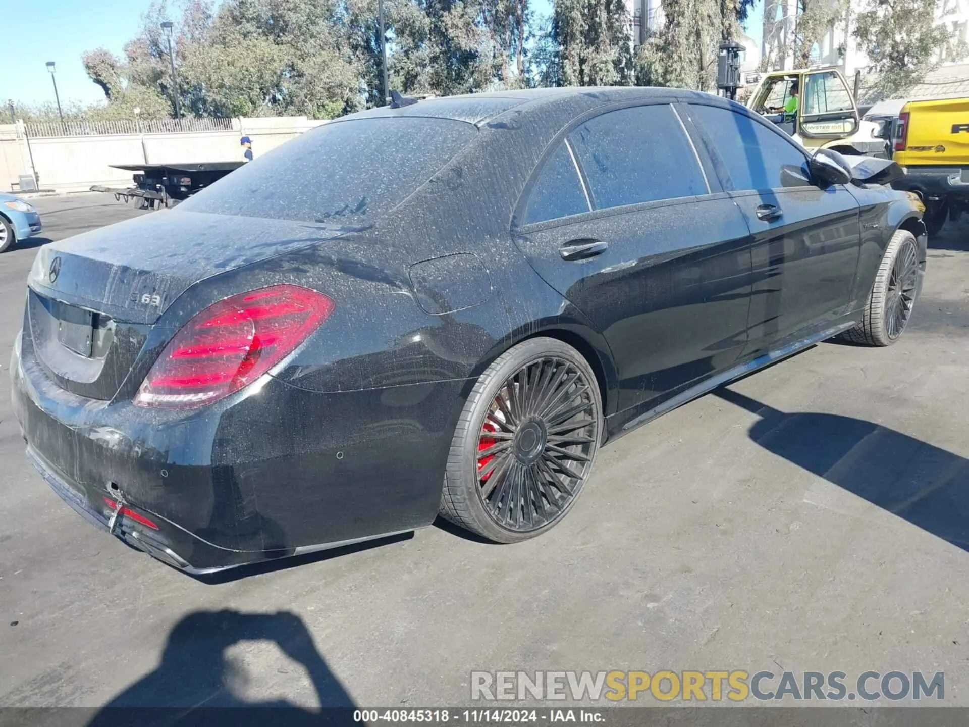 4 Photograph of a damaged car WDDUG8JB1KA436273 MERCEDES-BENZ AMG S 63 2019