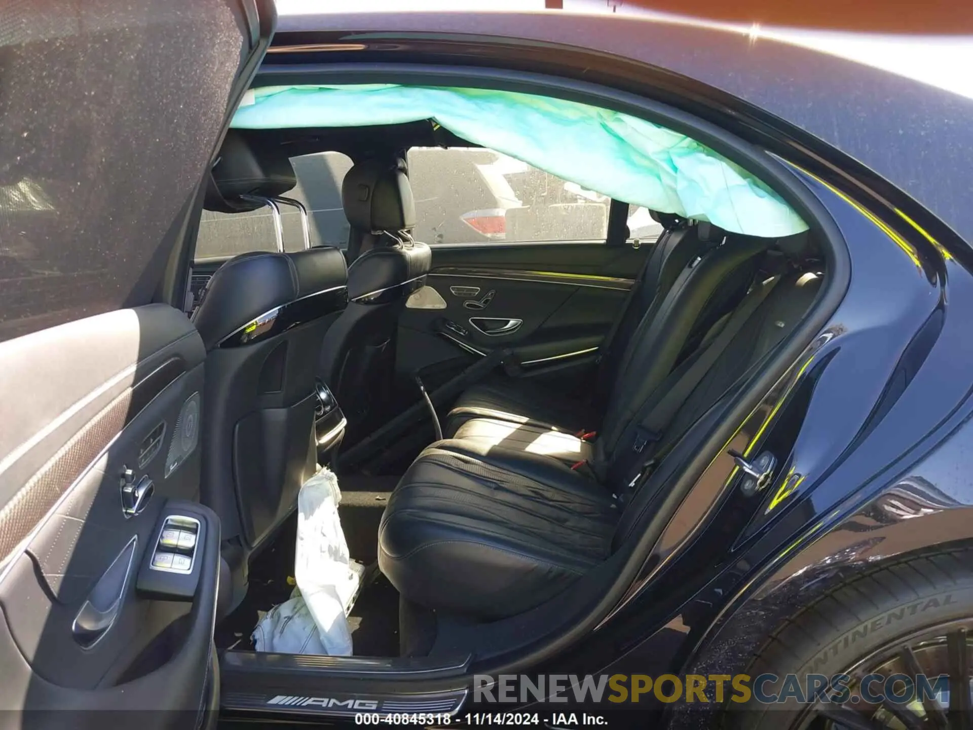 8 Photograph of a damaged car WDDUG8JB1KA436273 MERCEDES-BENZ AMG S 63 2019