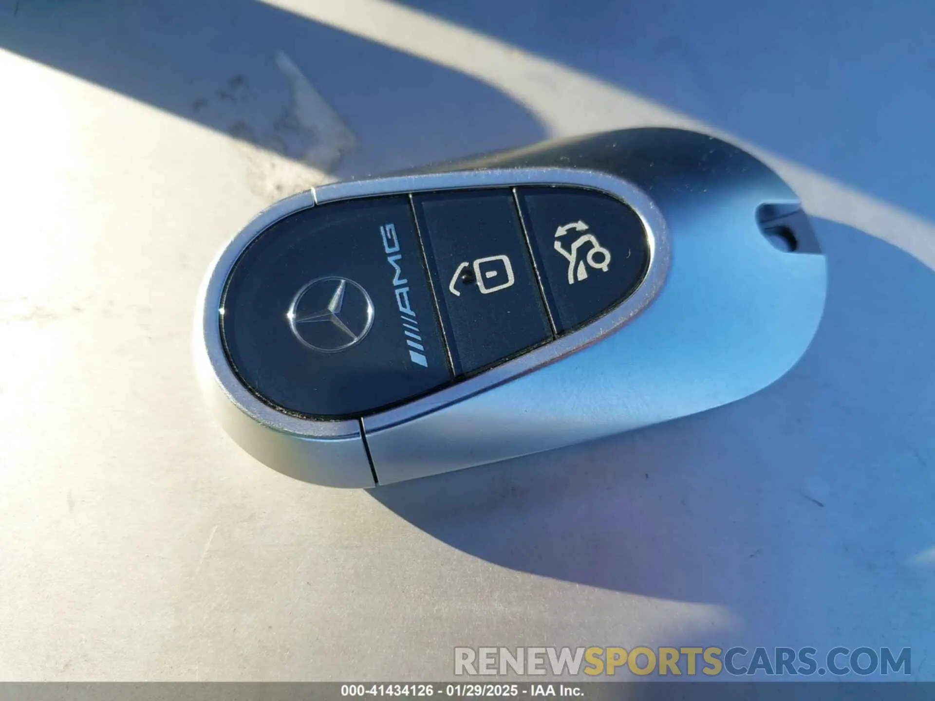 11 Photograph of a damaged car W1KVK8AB3NF005086 MERCEDES-BENZ AMG SL 55 2022