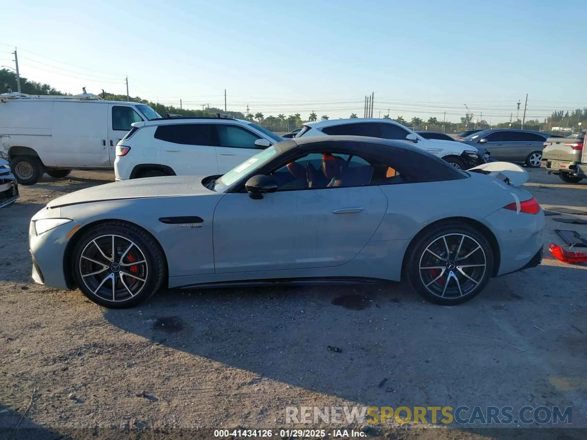 14 Photograph of a damaged car W1KVK8AB3NF005086 MERCEDES-BENZ AMG SL 55 2022