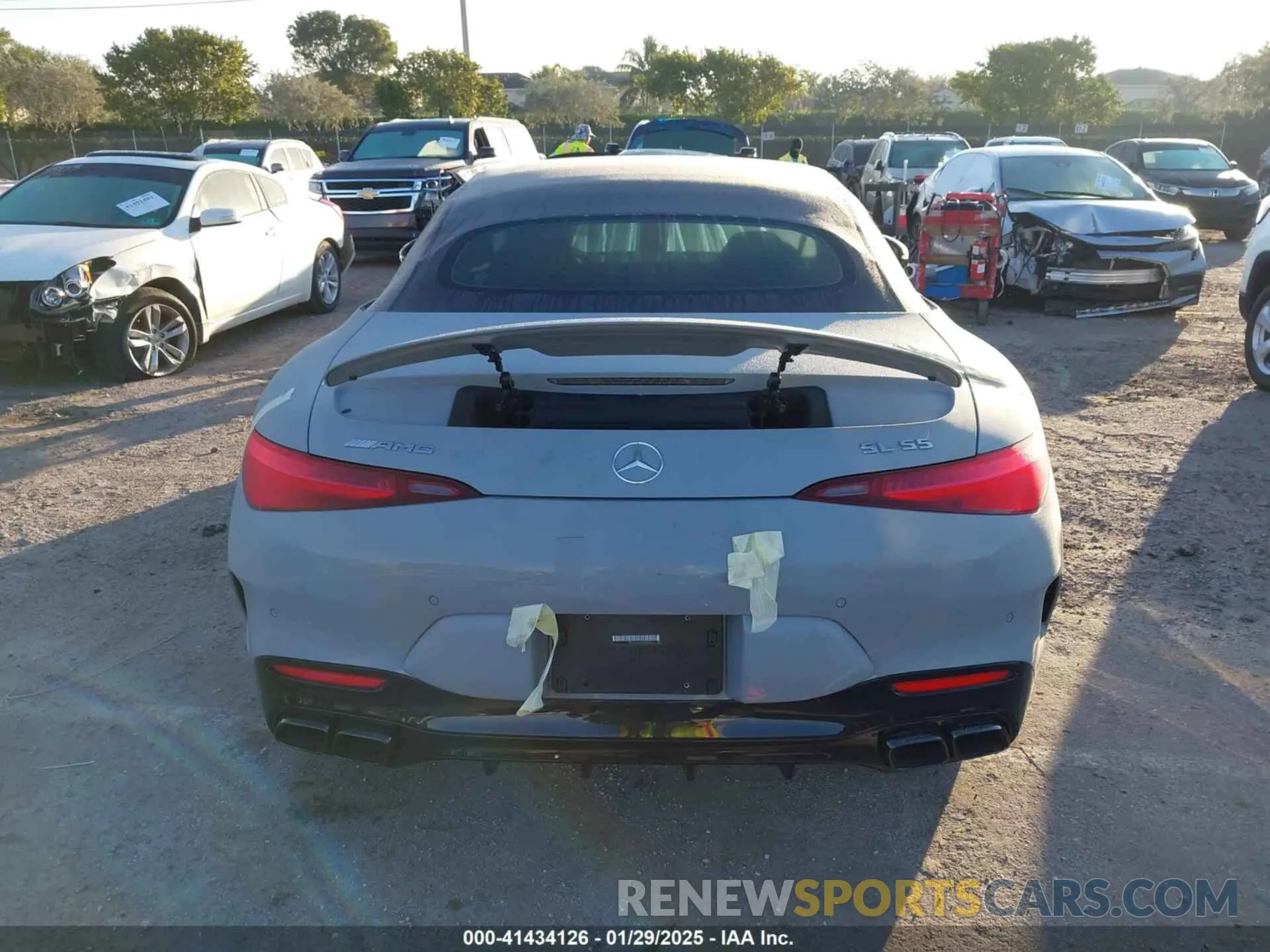 16 Photograph of a damaged car W1KVK8AB3NF005086 MERCEDES-BENZ AMG SL 55 2022