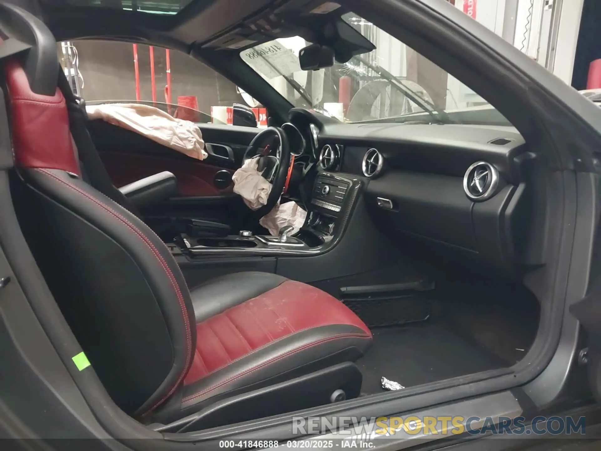 5 Photograph of a damaged car WDDPK6GA0LF167413 MERCEDES-BENZ AMG SLC 43 2020