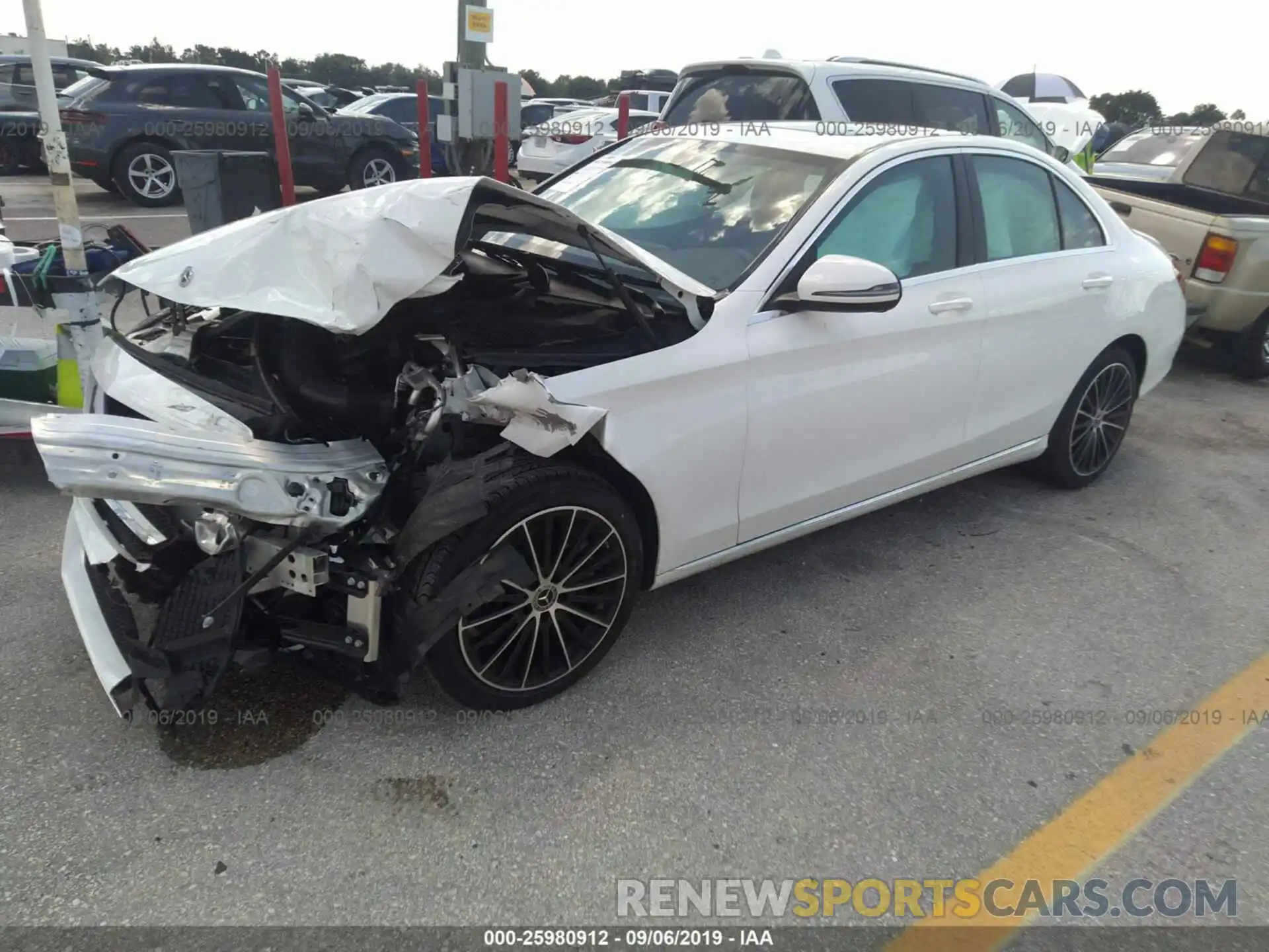 2 Photograph of a damaged car 55SWF8DB1KU296796 MERCEDES-BENZ C 2019