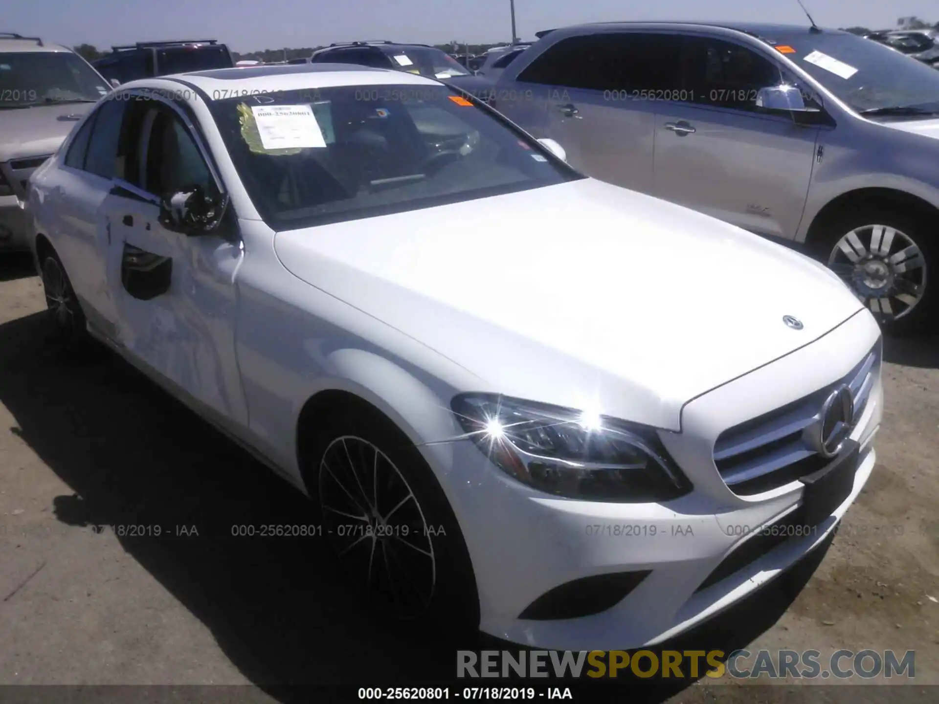 1 Photograph of a damaged car 55SWF8DB4KU289163 MERCEDES-BENZ C 2019