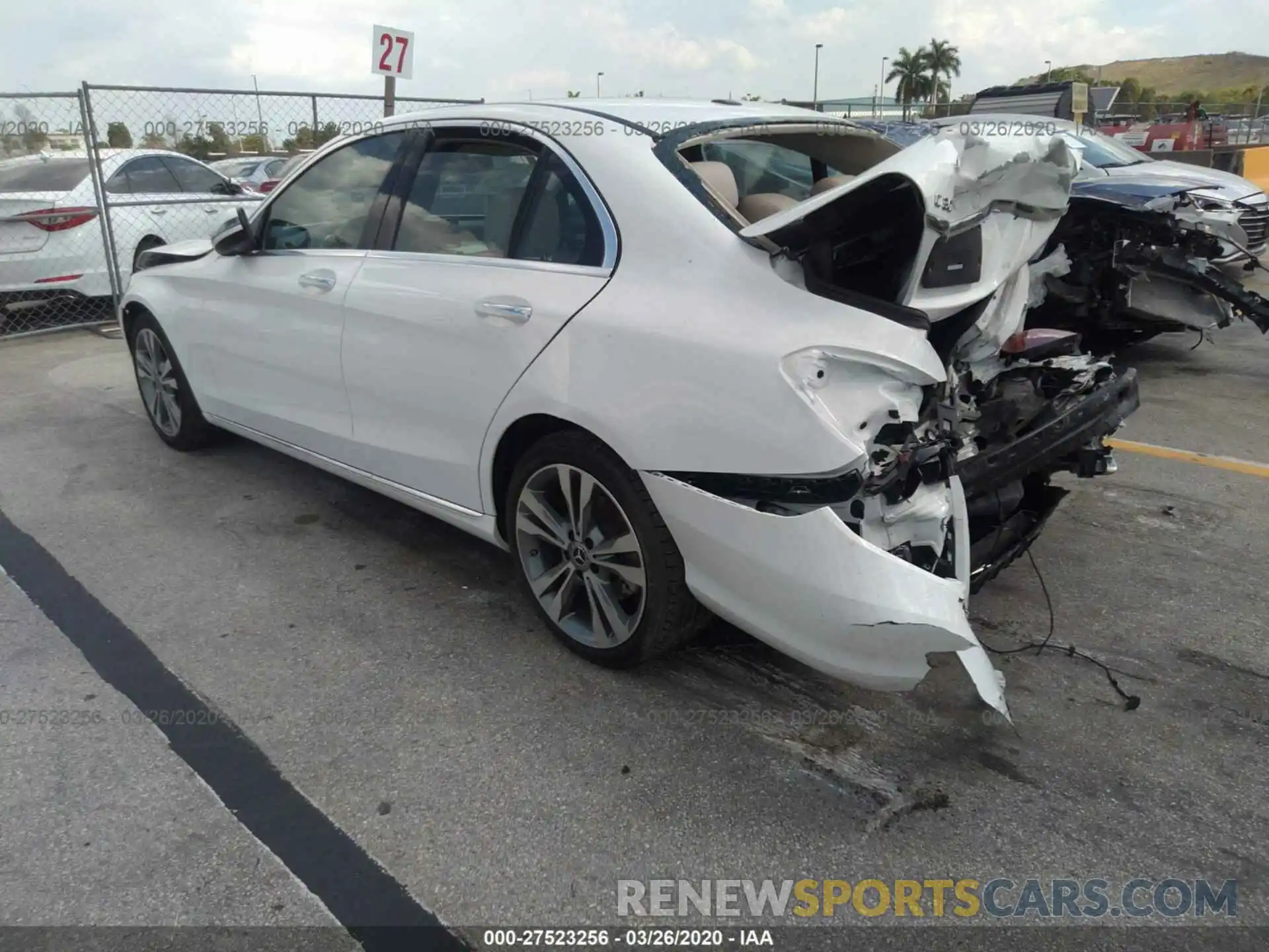 3 Photograph of a damaged car 55SWF8DB9KU296366 MERCEDES-BENZ C 2019